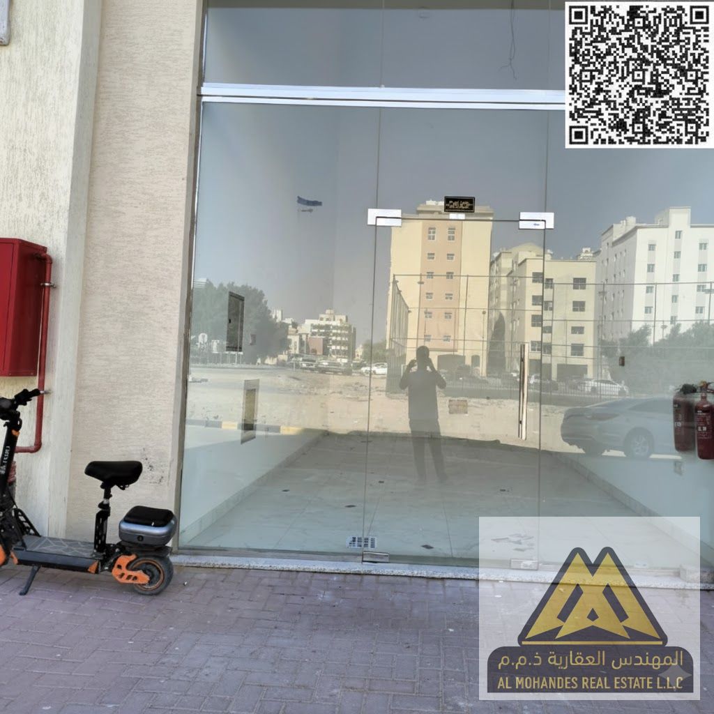 Two very spacious shops | Available for all activities | Flexible payment plans: 4/6 installments | Security deposit: non-cash check