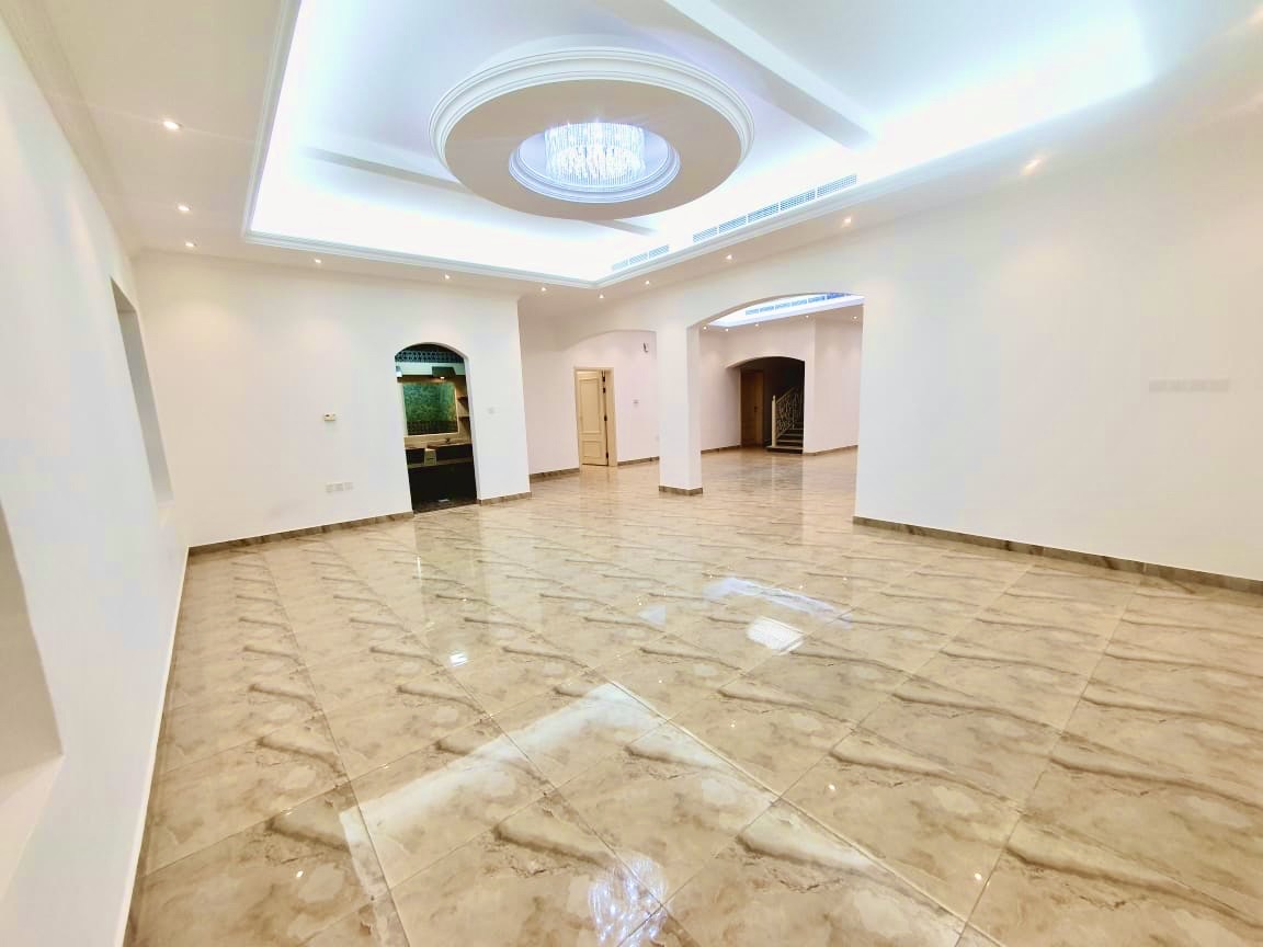 Luxury 4BHK VILLA 7Washroom maid room Al Rahmaina Sharjah