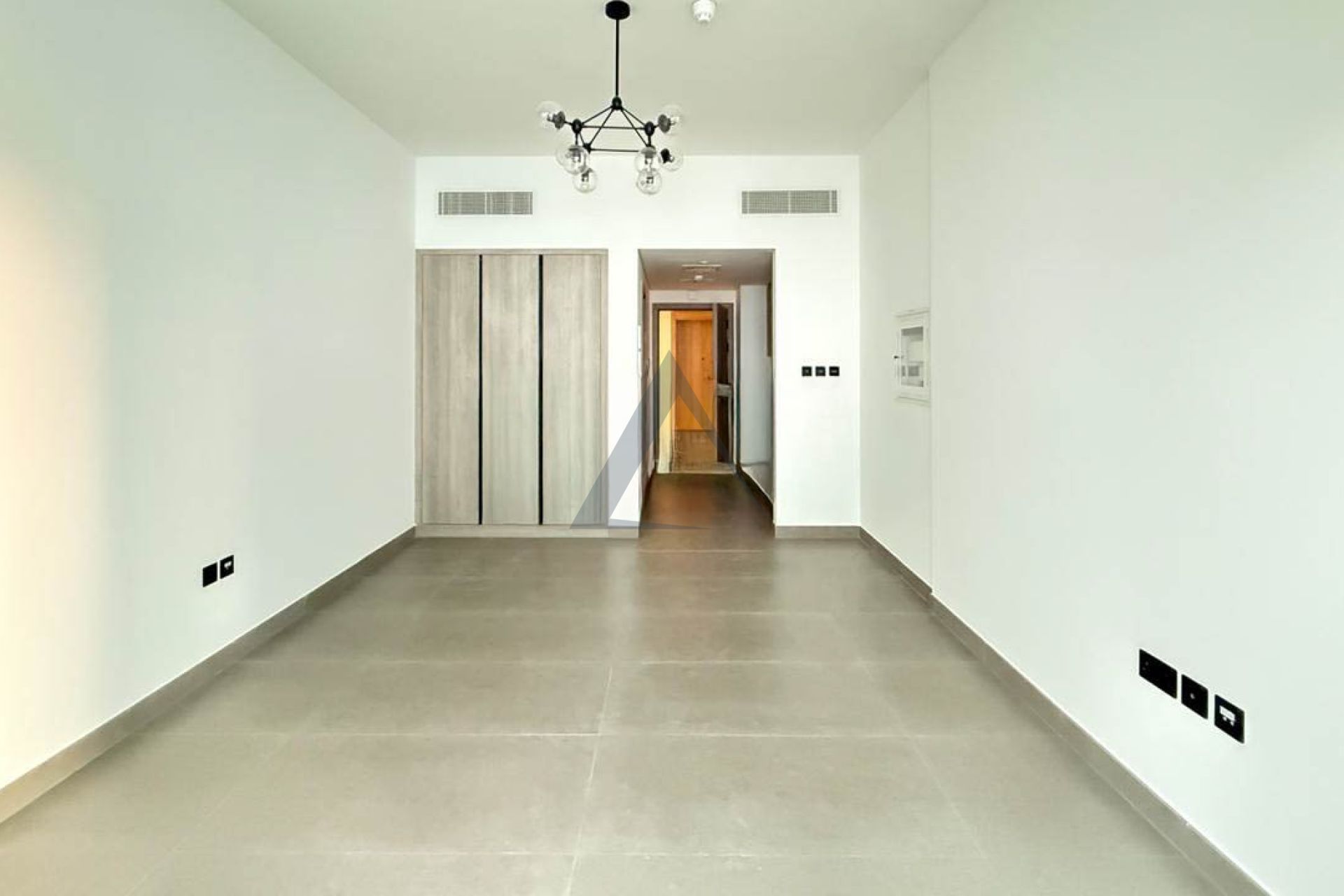 Spacious Unit | Prime Location | Ready To Move In