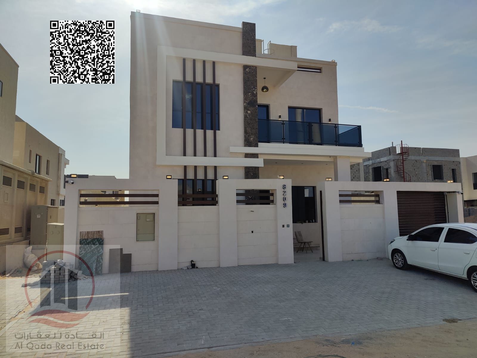 Luxury villa with 7 rooms and a roof for sale in Al Zahia