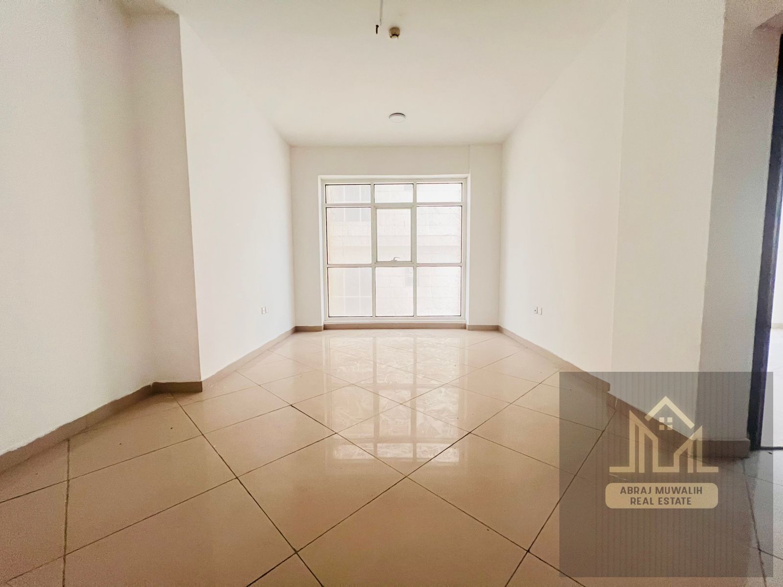 SPECIOUS APPRTMENT FOR FAMILY WITH 2 WASHROOM IN 36K