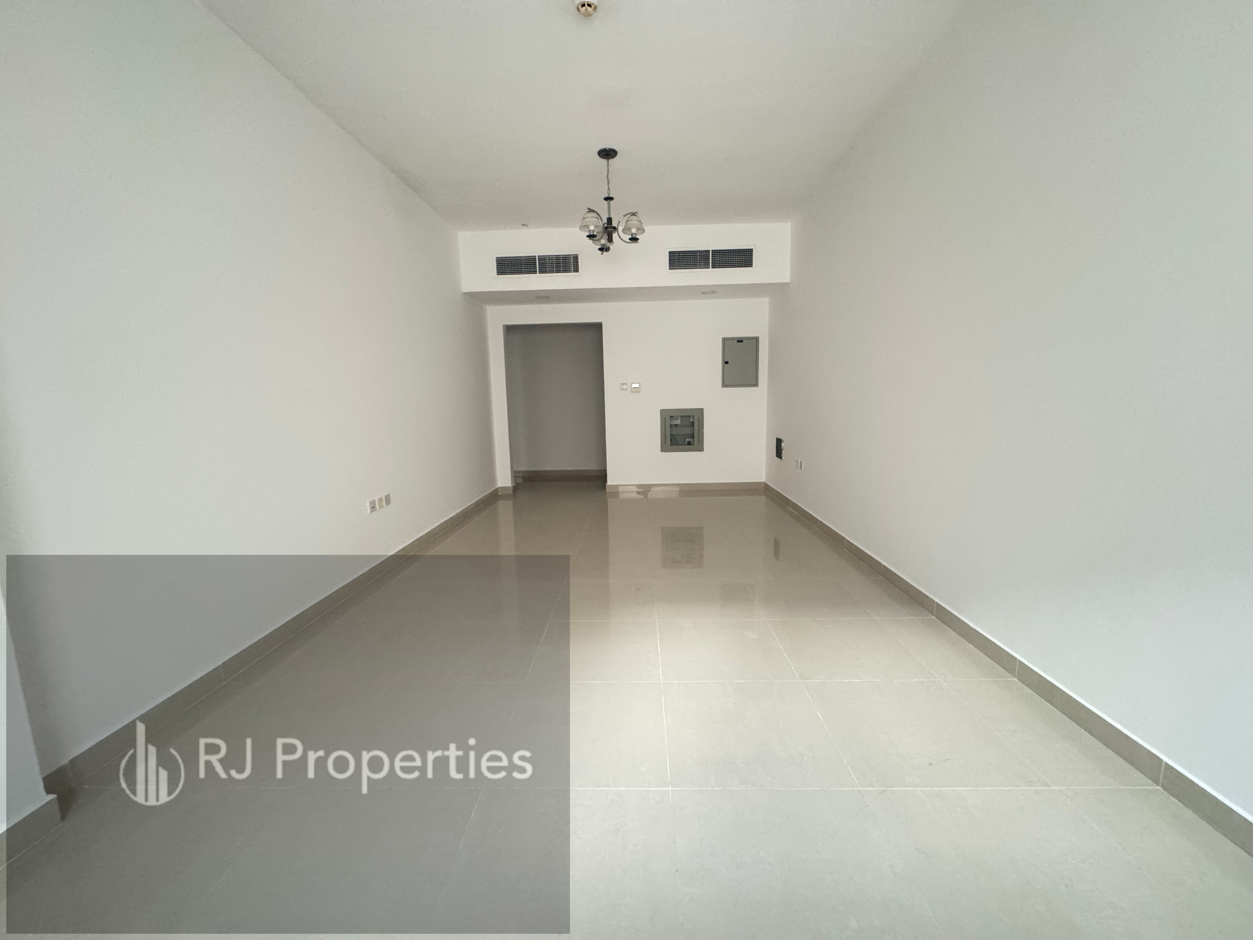 30 Days free luxury 1bhk with 2wishroom with parking ready to move only jest 39k