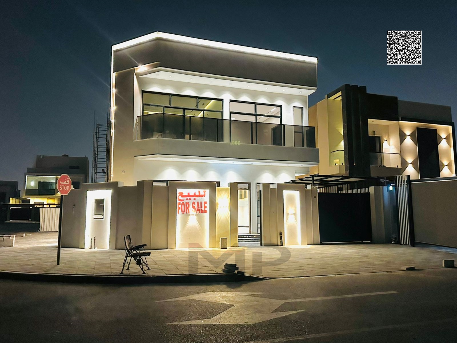 Own a luxurious villa in Al Bahia now, in a prime location very close to all amenities. Registration fees are included, and freehold ownership is avai