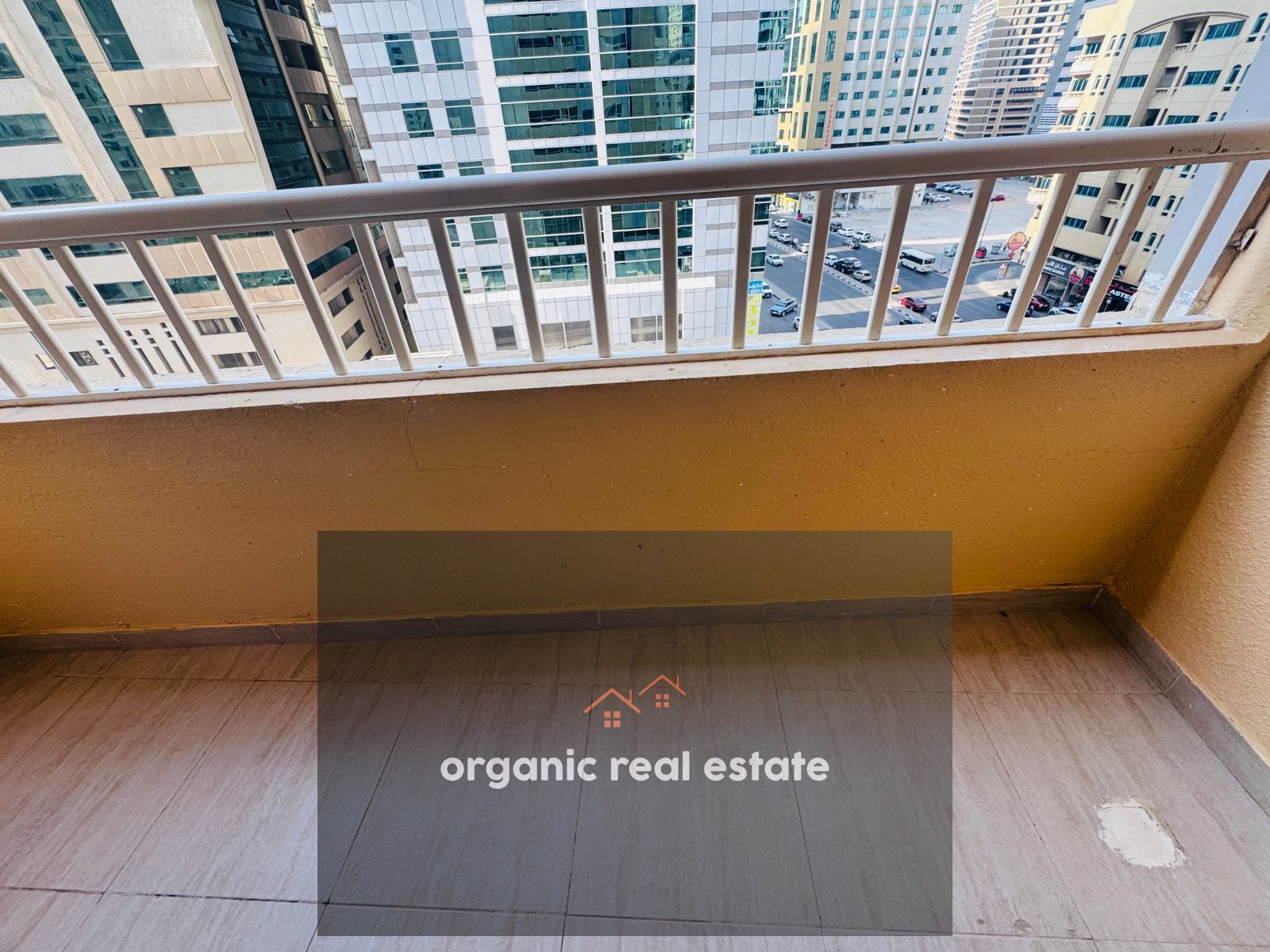 Specious 2 Bedroom With Balcony In Al Khan Open View