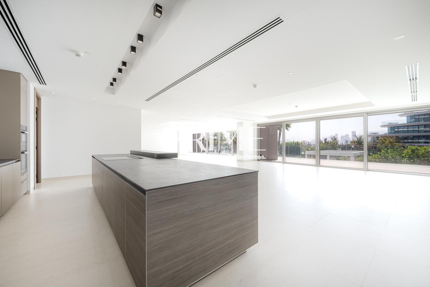 W Hotels 4BR Condo in Dubai, Palm Jumeirah