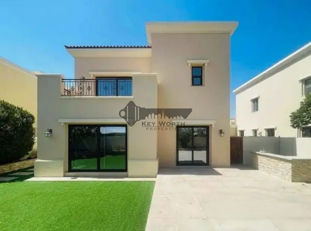 Huge Plot | Single Row | Family Villa in Lila