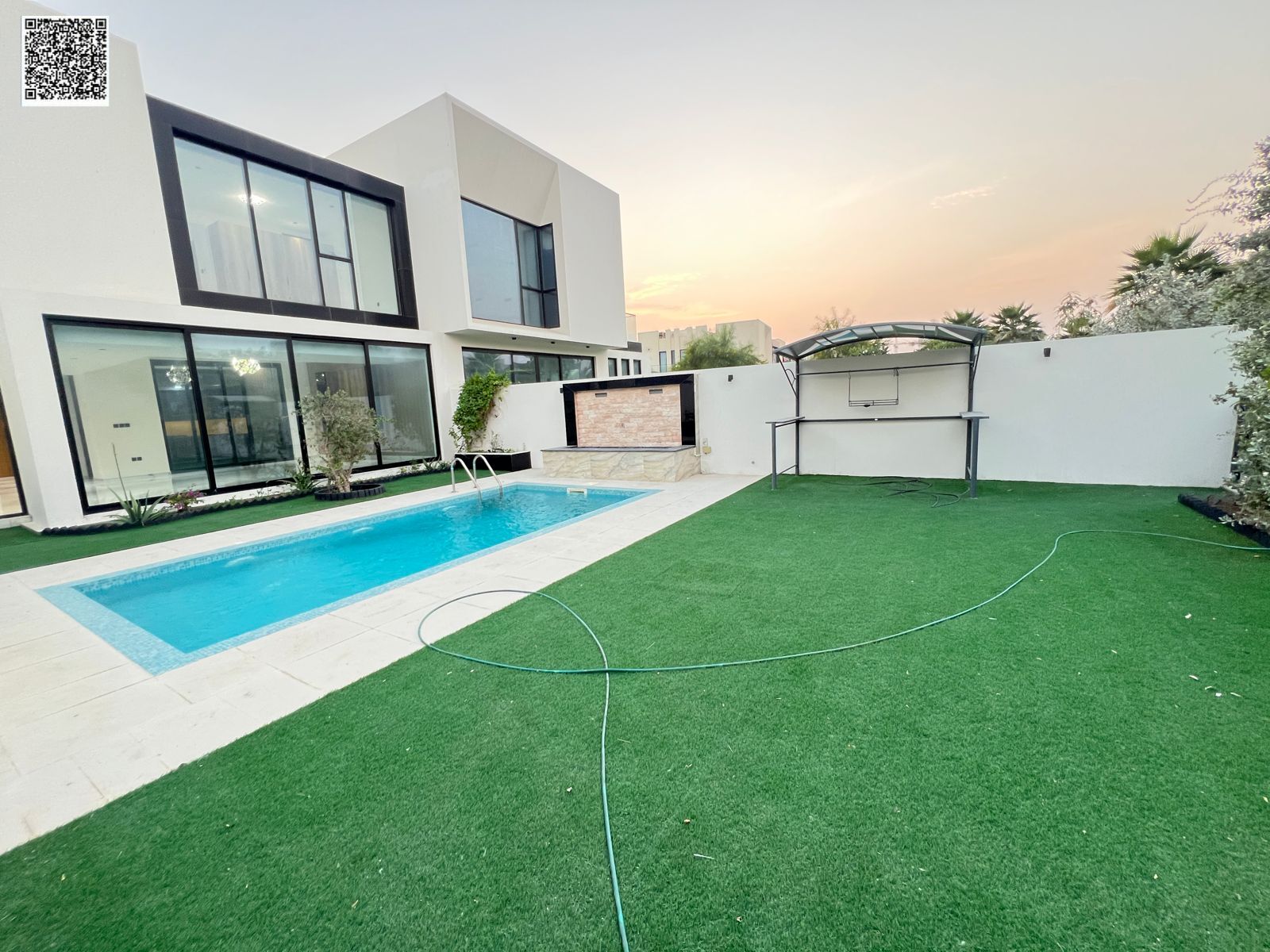 Luxury villa, 4 master rooms, swimming pool, complete smart system for the villa, at a price including electricity, water and air conditioning, freeho
