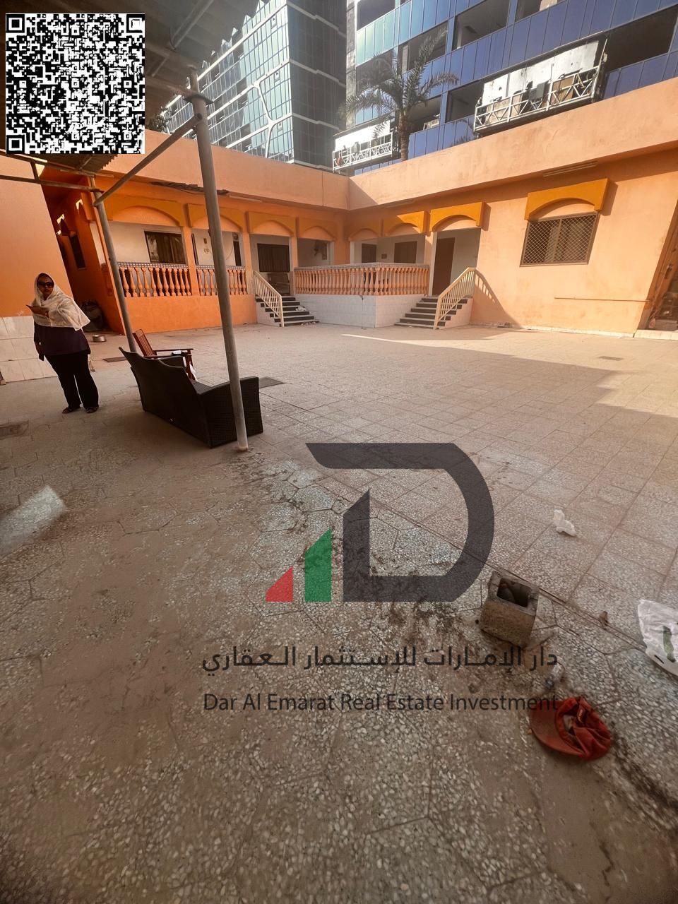 : For sale, cash only, in Al-Nuaimiya 3: An Arab-style house consisting of two ground-floor villas, an annex, a majlis, and a living room. The proper