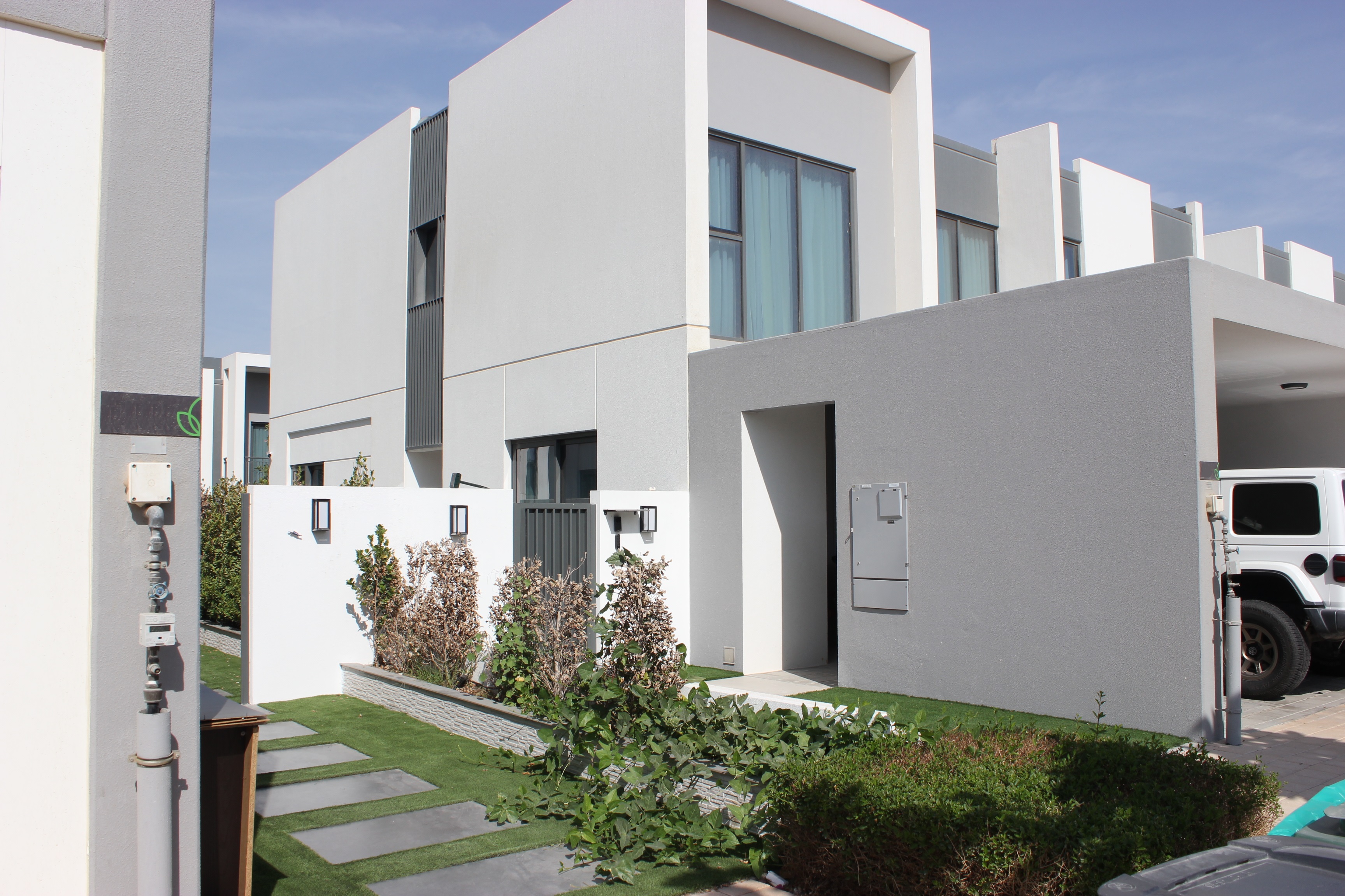 VACANT | CORNER UNIT | UPGRADED