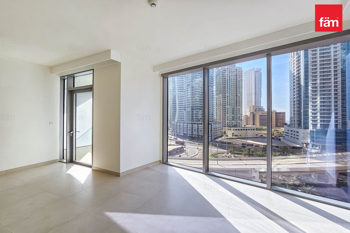 Marina Facing | Panoramic Views | Vacant