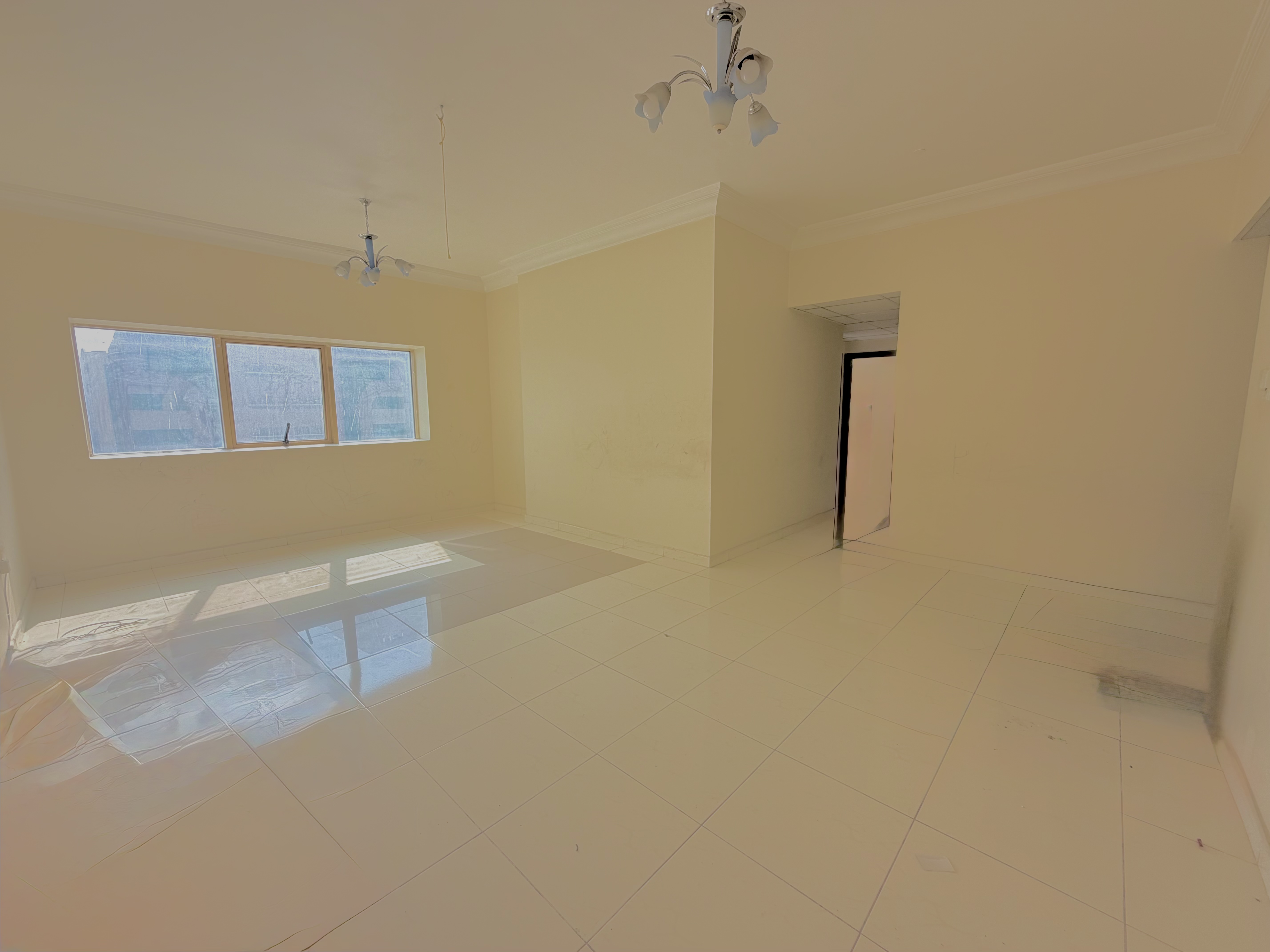 2bhk easy exit to Dubai just only 42k big close hall fully family Building