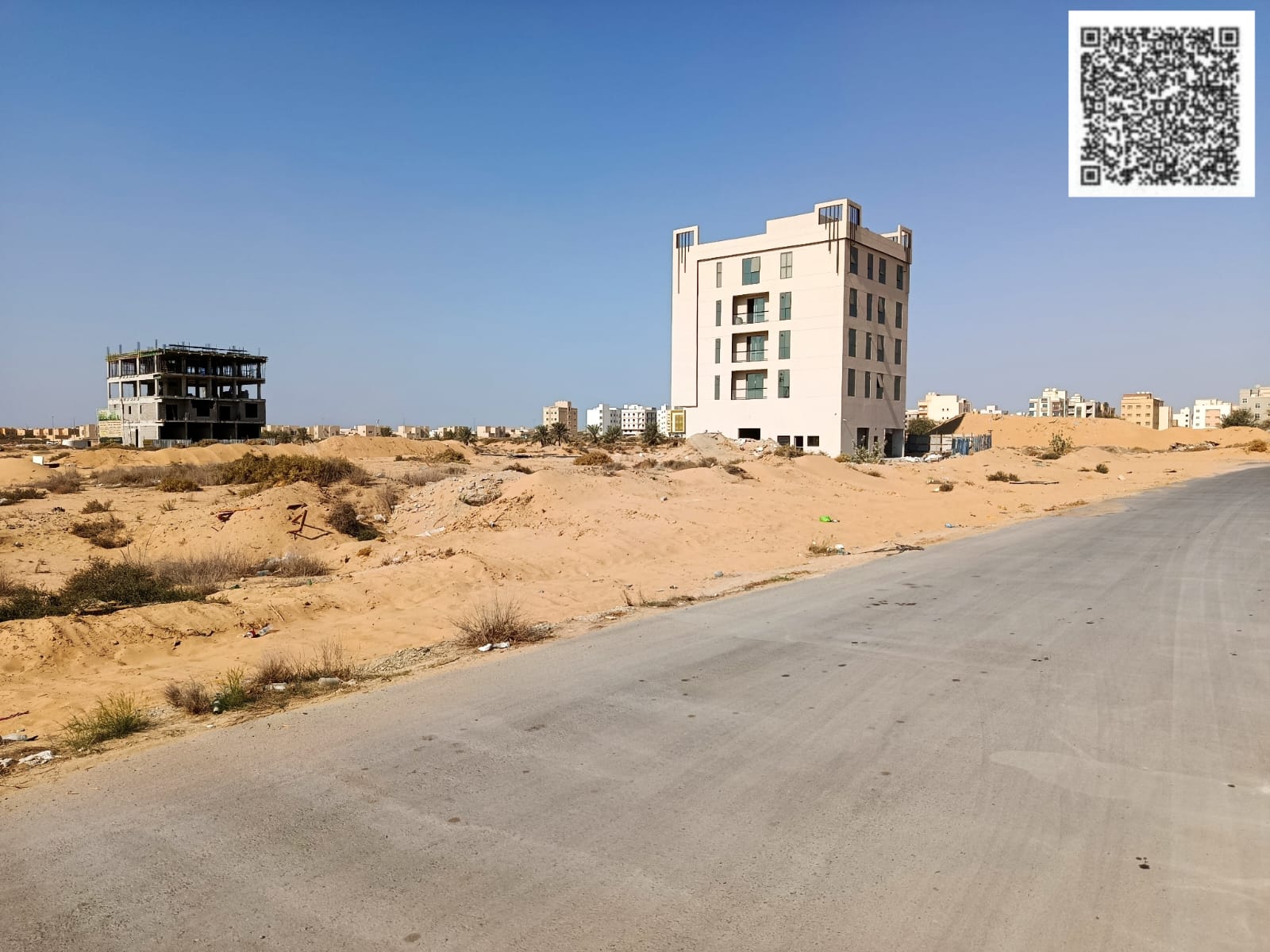 Land for sale. Al-Aliya area. Residential and commercial (Ground + 4). Area: 800 m - 8600 sq ft. Very prime location. Land comes with a building permi