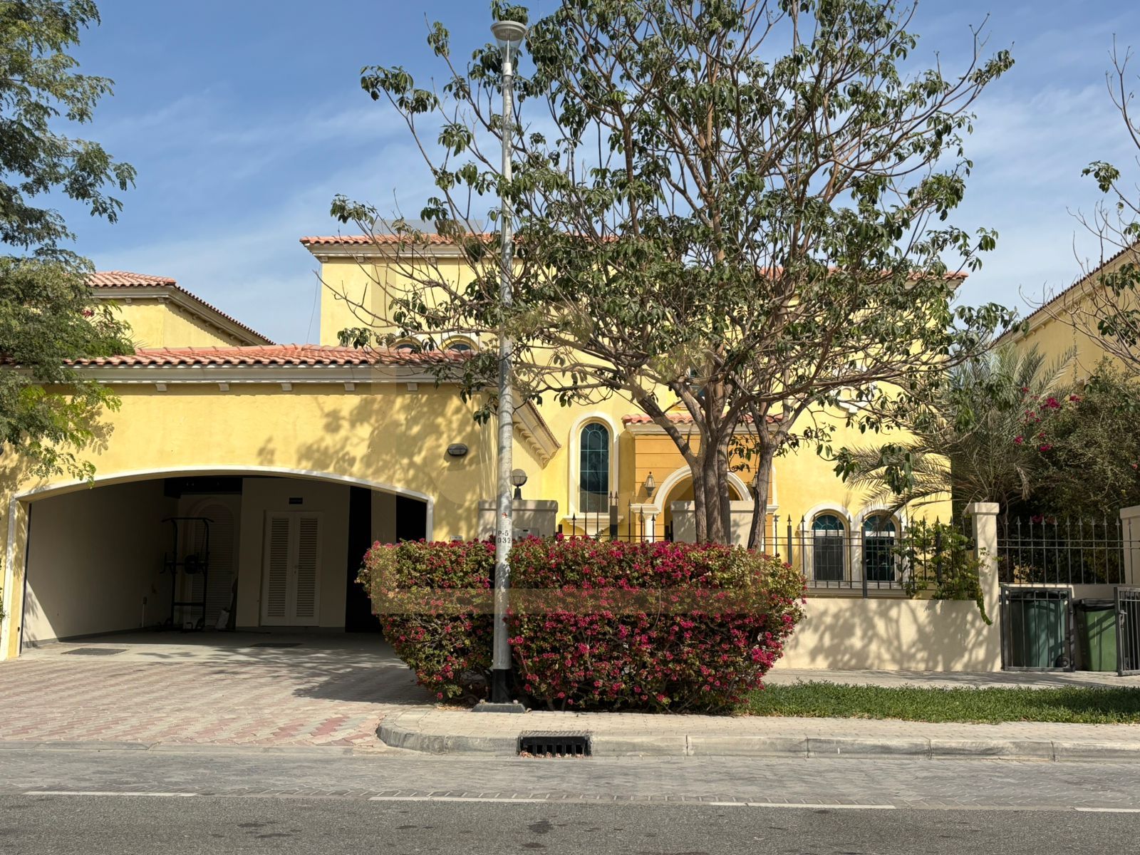Single Row | Private Pool | Vacant