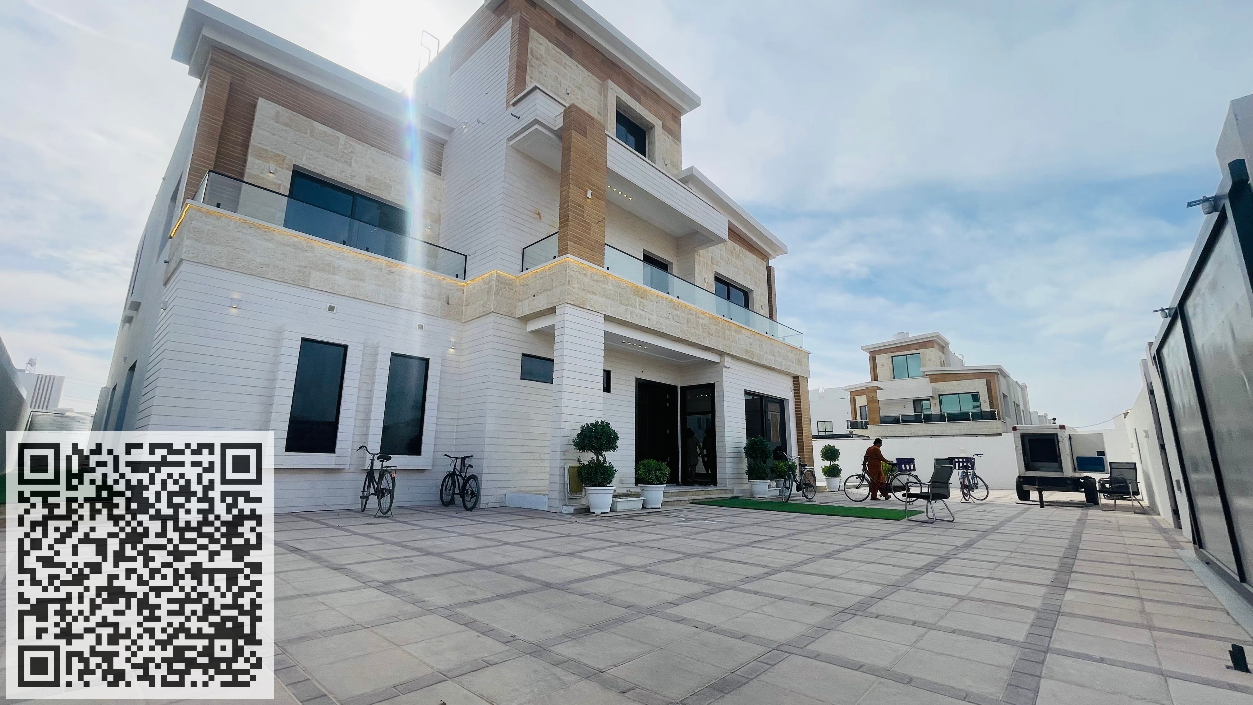 Luxurious and spacious villa for sale, three floors with a swimming pool, freehold ownership for all.