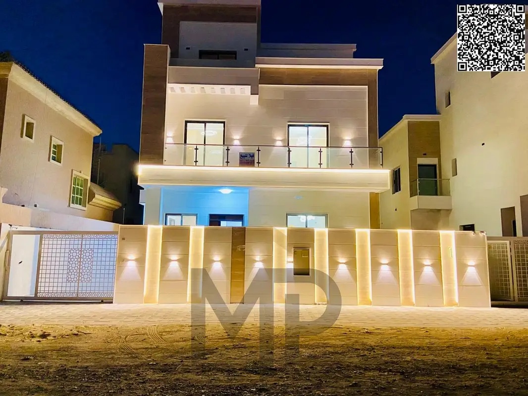 Villa for sale directly from the owner, freehold, open to all nationalities. Two floors and a roof terrace, ready to move in, close to all amenities.