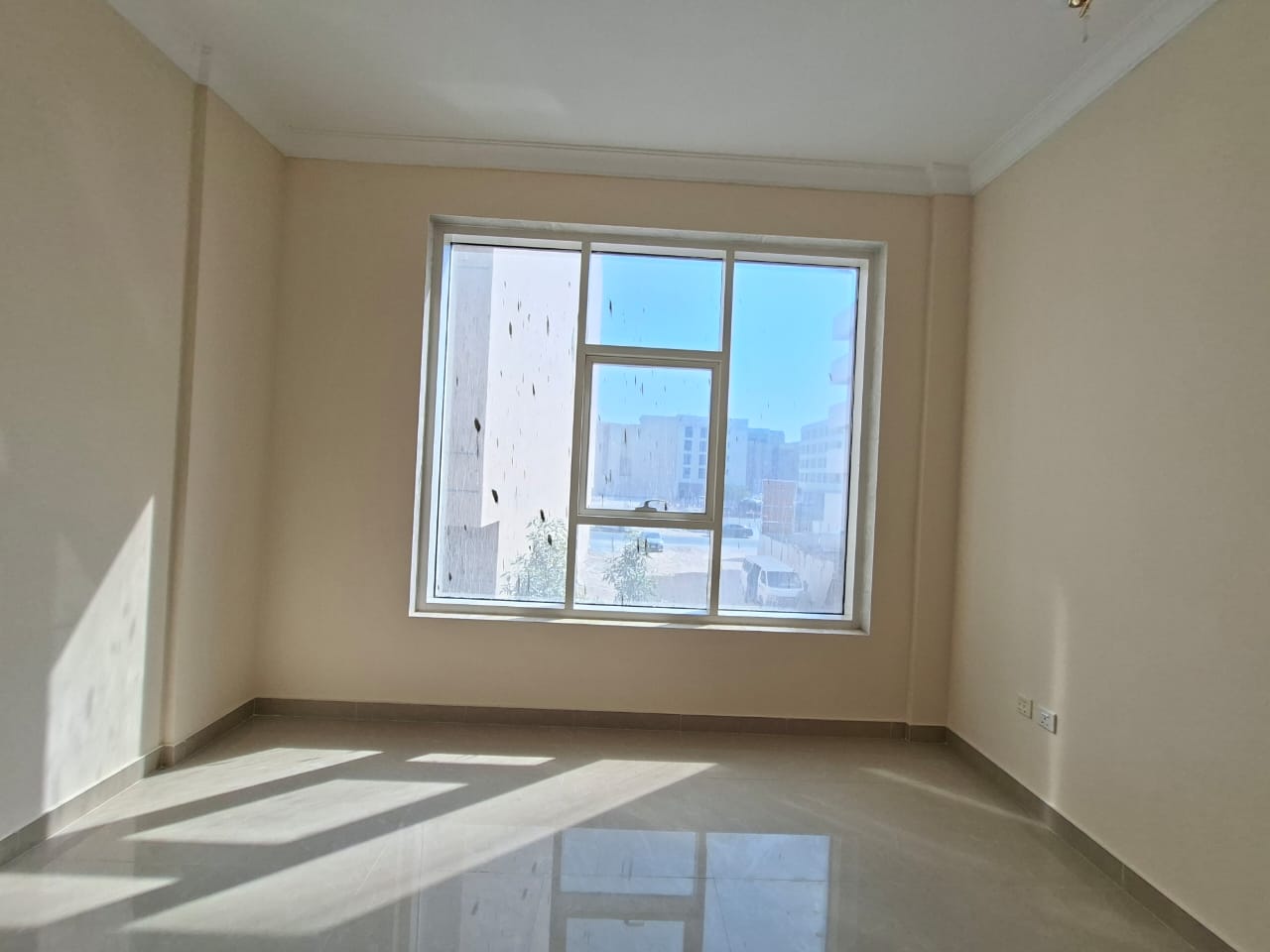 Like the brand new balding in Al jada out side 1bhk with 1 month free prim location sharja