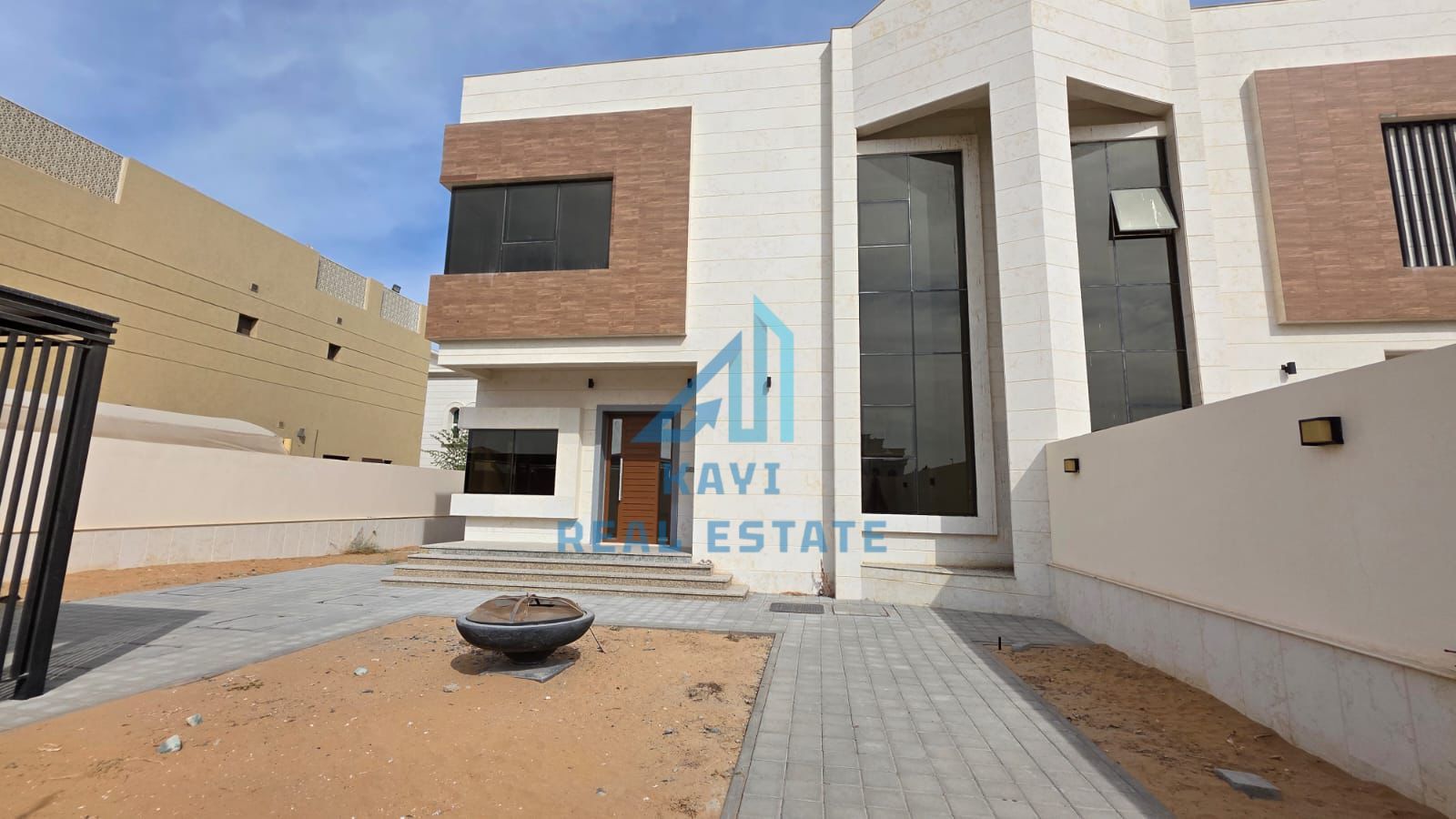 4 luxurious rooms || Unbeatable price || Spacious areas