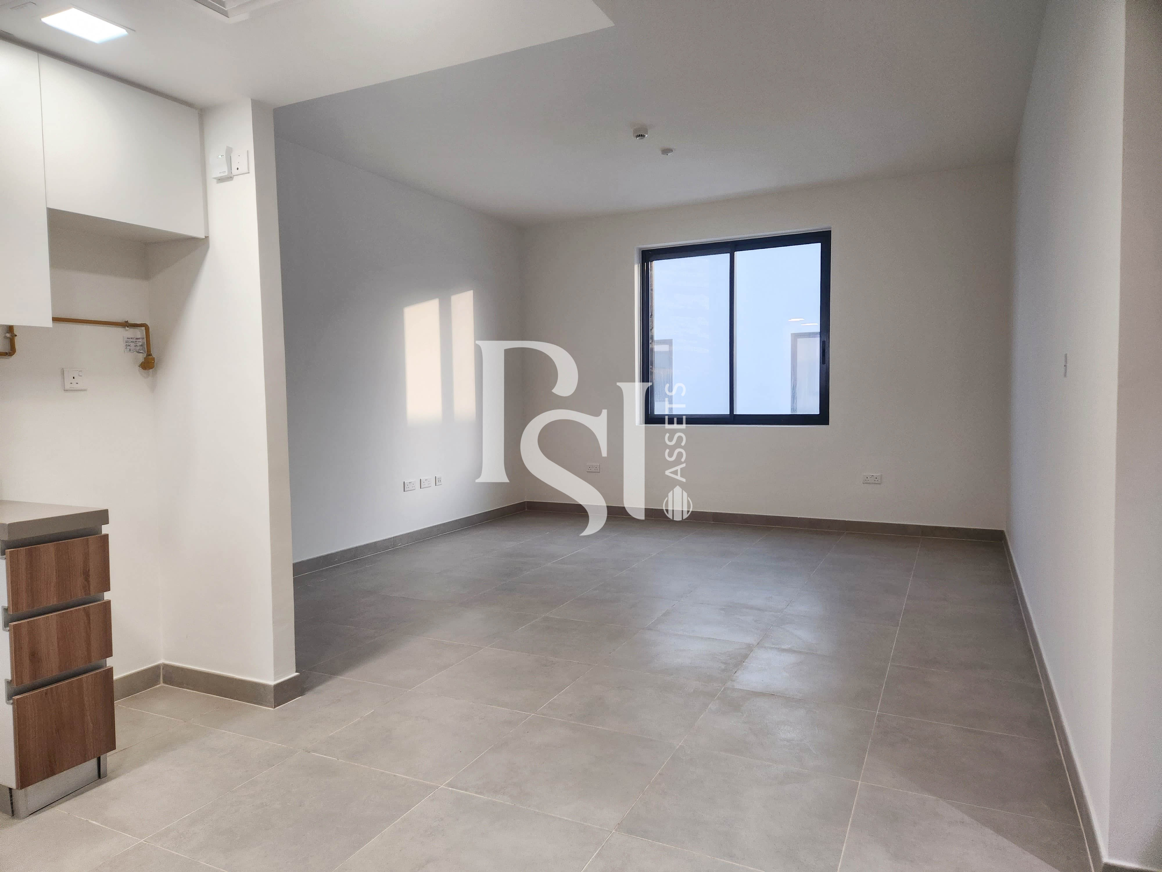 Balcony | Prime Location | Ready to Move