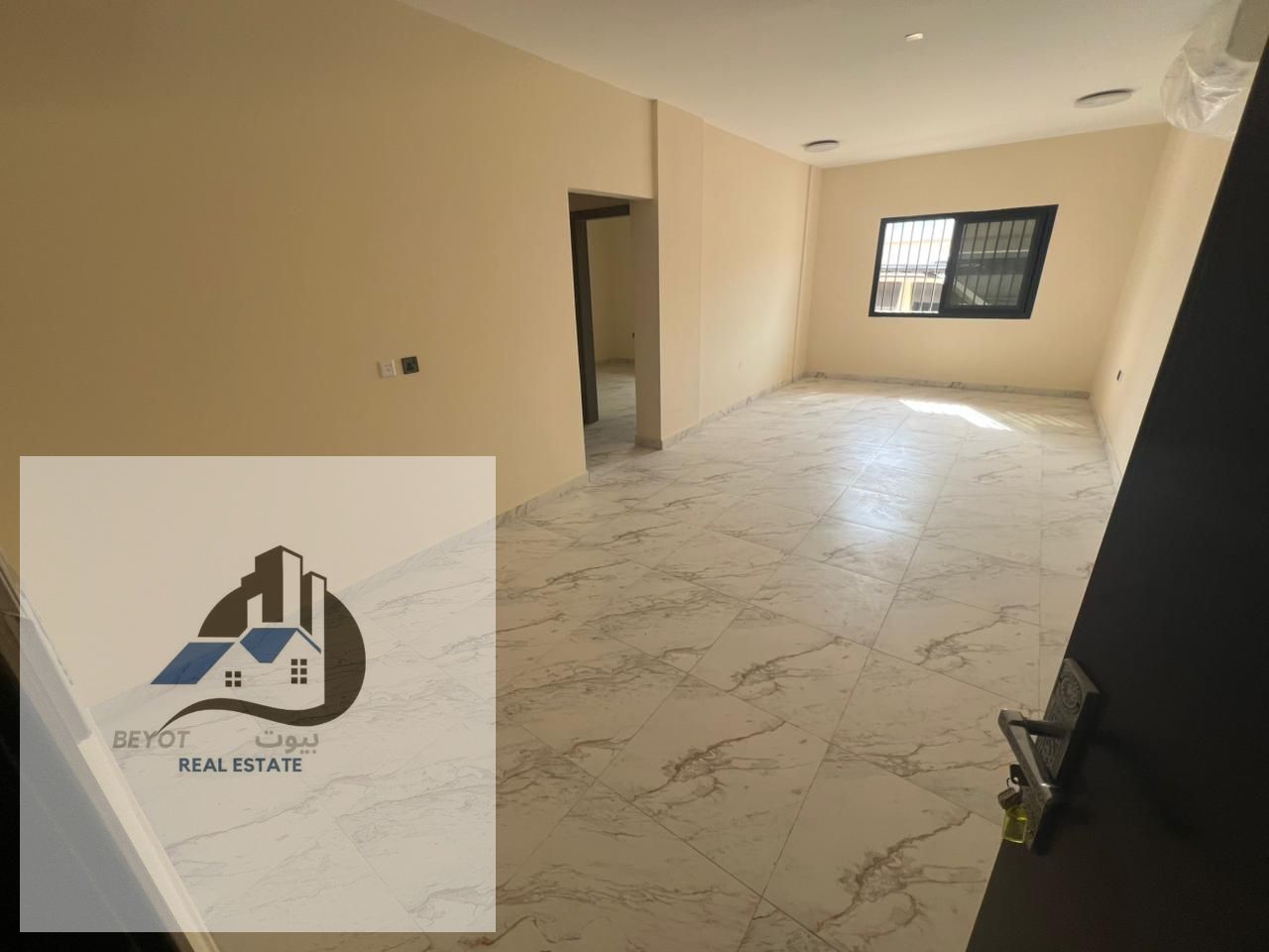Apartment for Rent in Ajman – Al Rashidiya 3 1 Bedroom + Hall – Ground Floor – First Tenant Features: Prime location directly opposite the Ladies’