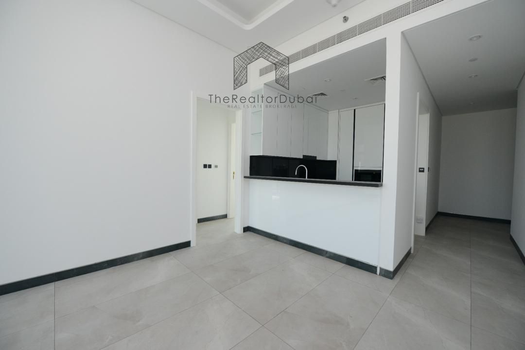 Corner Unit | Spacious | Ready to move in