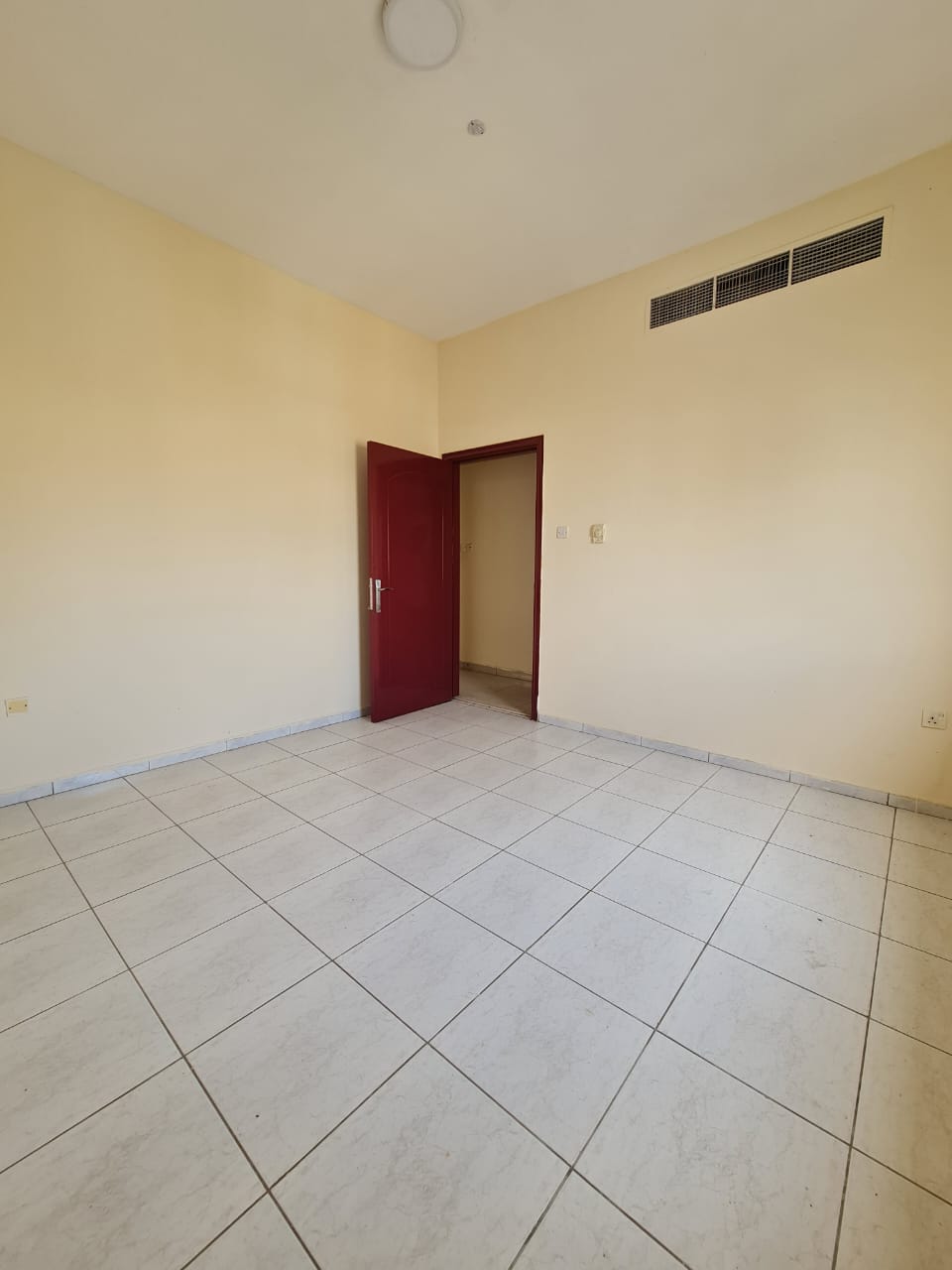 Two-bedroom apartment with a living room in Al-Nabaa, spacious, central air conditioning and central gas, two bathrooms, families only, free maintenan