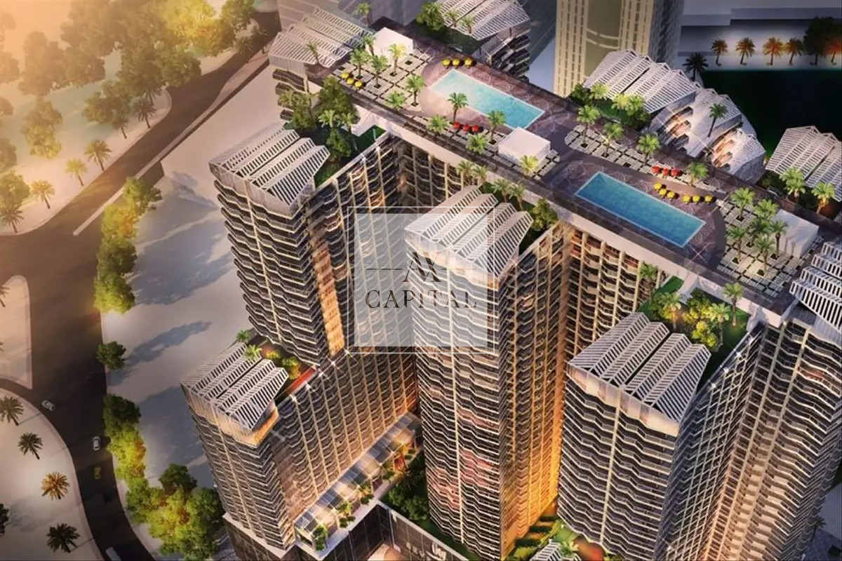 Se7en City Studio | Golf & Skyline Views | ROI