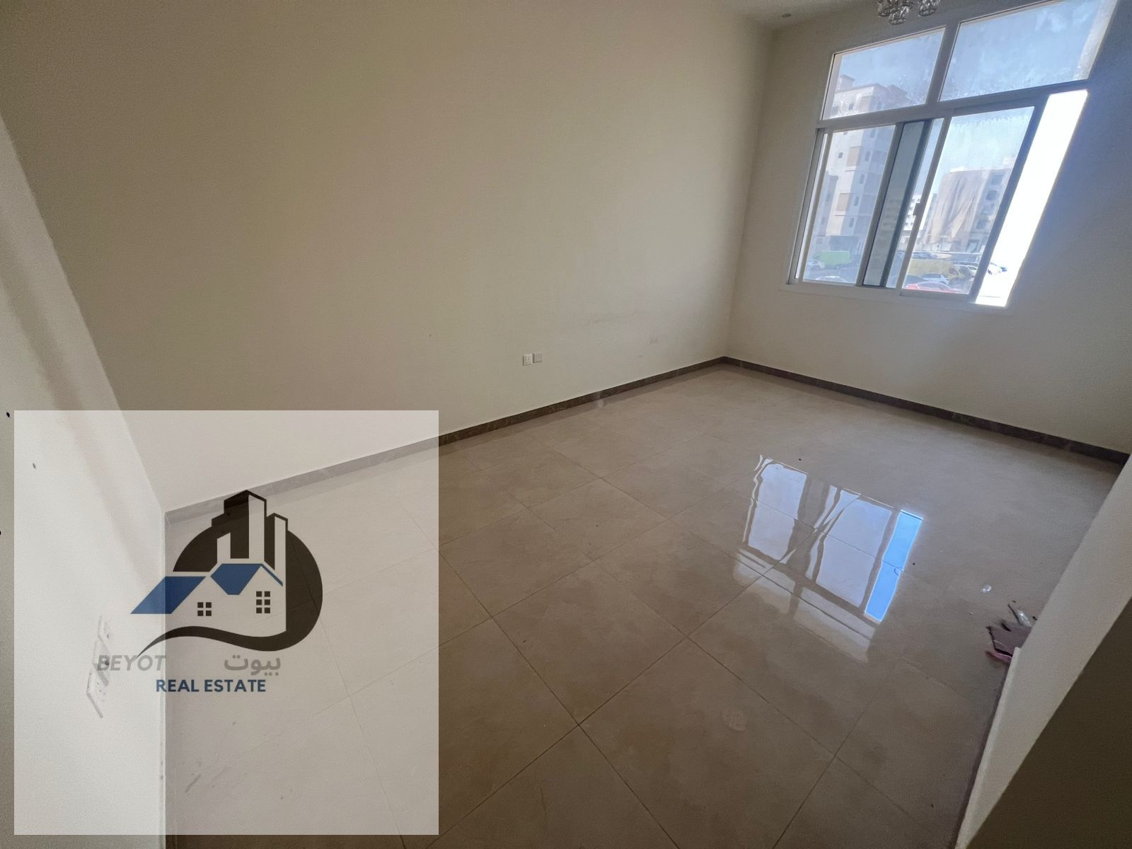 For Rent in Ajman – Al Jurf 3 Description: A beautiful 1-bedroom apartment with a living room located in Al Jurf 3, Ajman, very close to Sheikh Moha