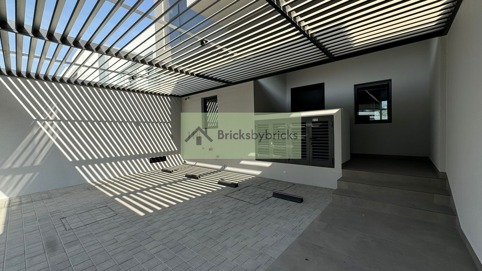 CORNER UNIT | PRIVATE POOL | HUGE LAYOUT