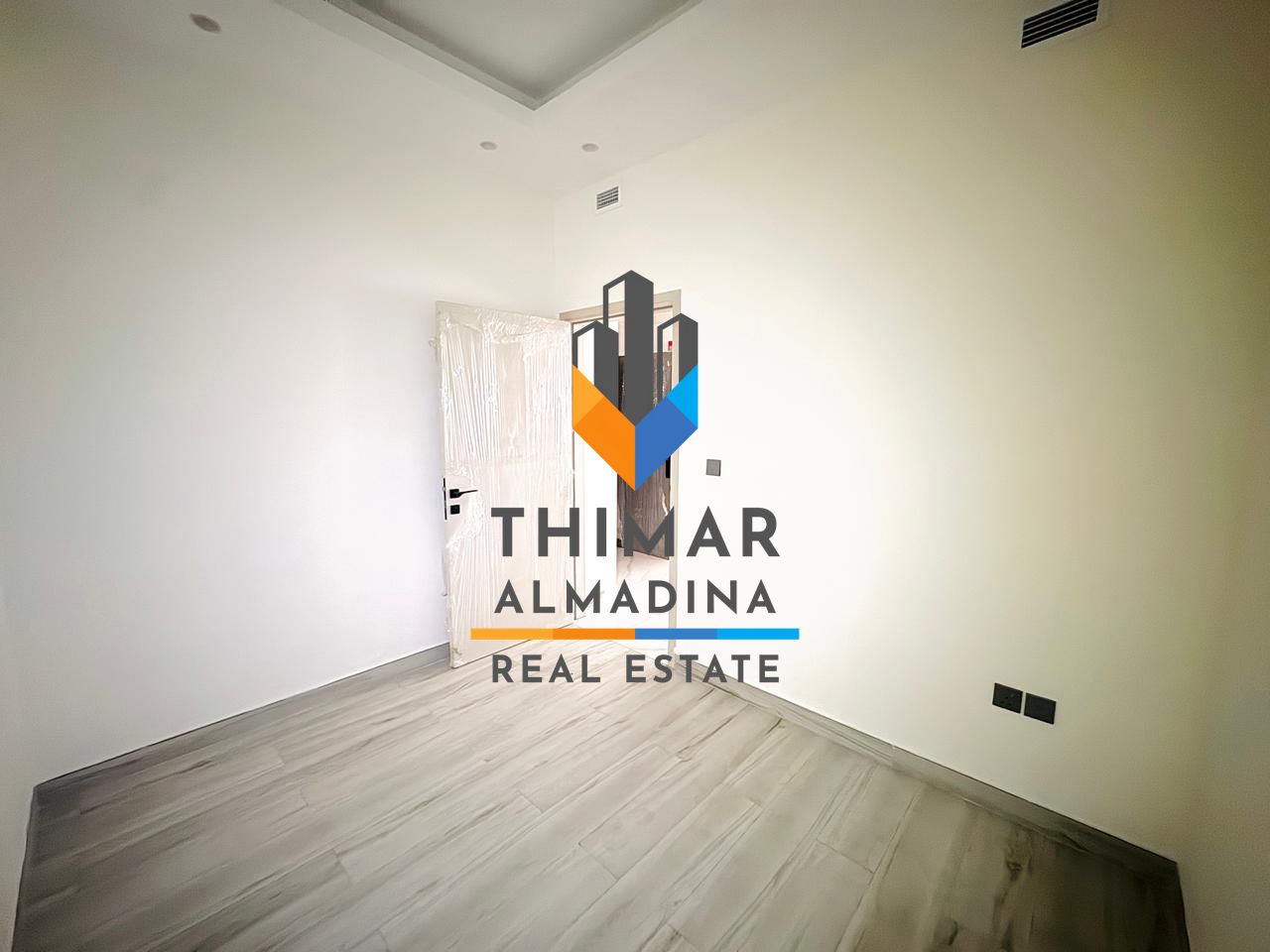 Smart Space | Modern Comfort | Extra Study