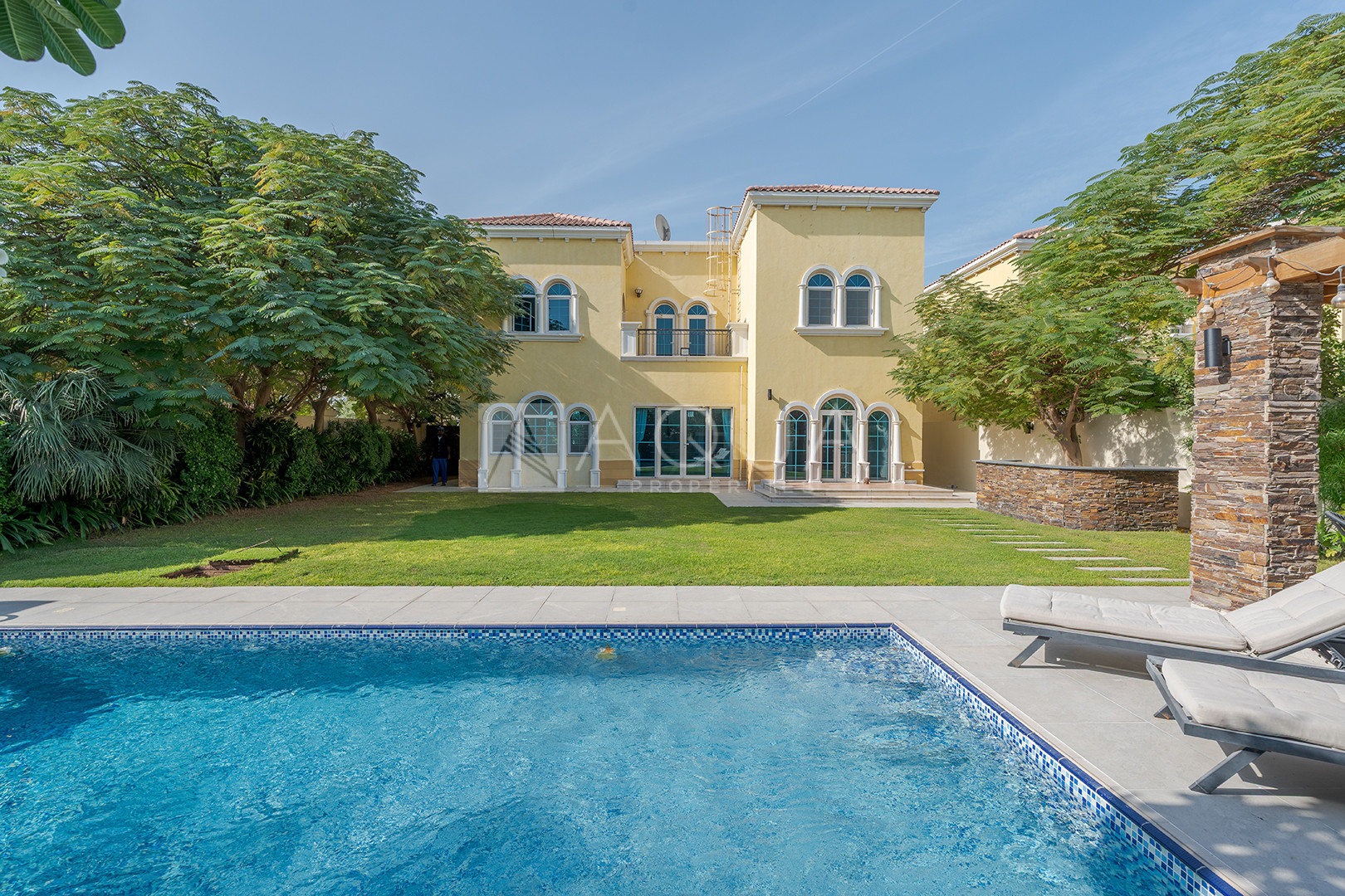Large Corner Plot | Vacant | Private Pool