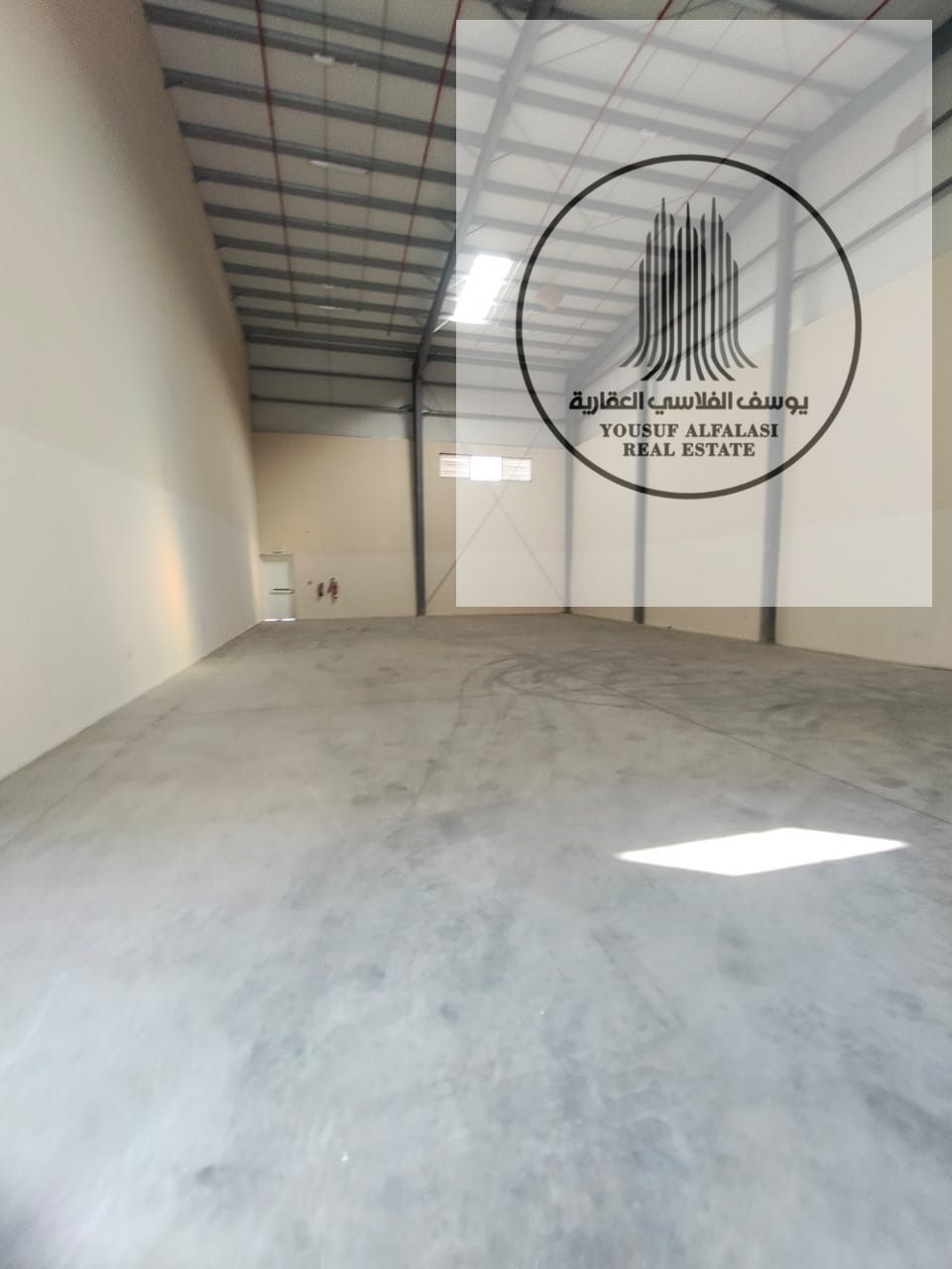 A large warehouse and showroom is available for rent in Umm Al Quwain. Spanning 7,589 square feet, it's located