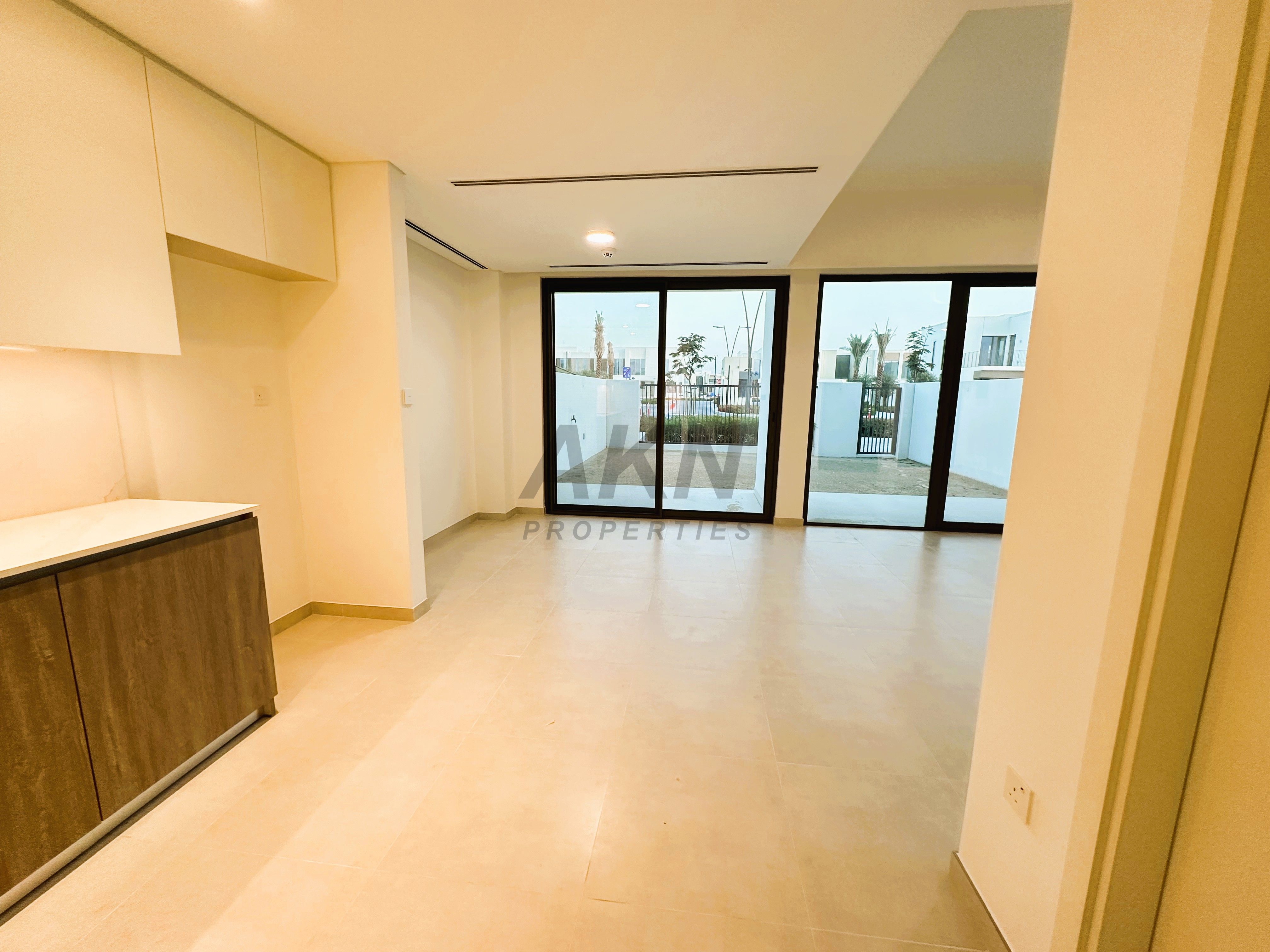 Brand New | Single Row | Spacious Layout