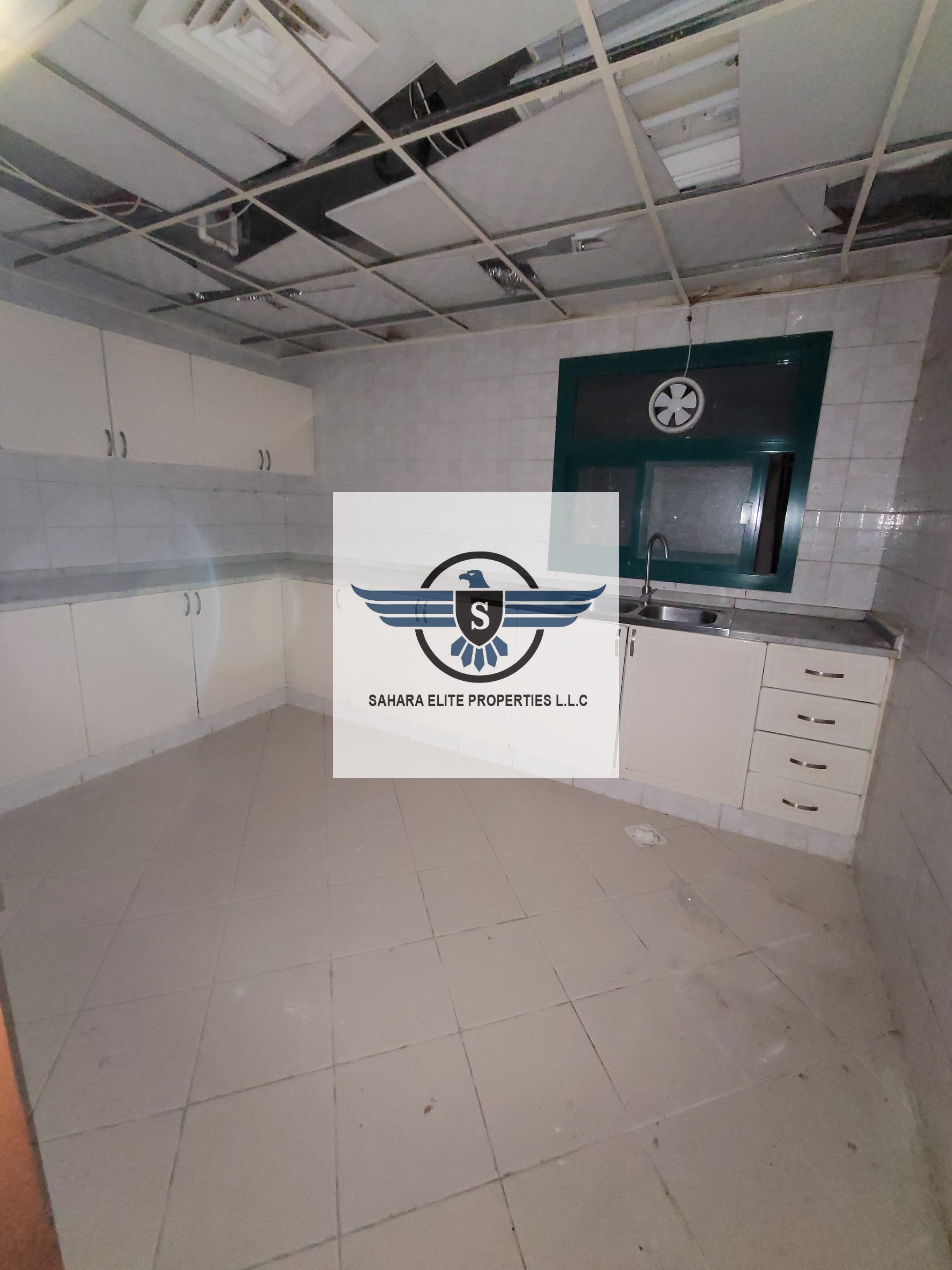 Only family great offer 3bhk very esy to exit dubai