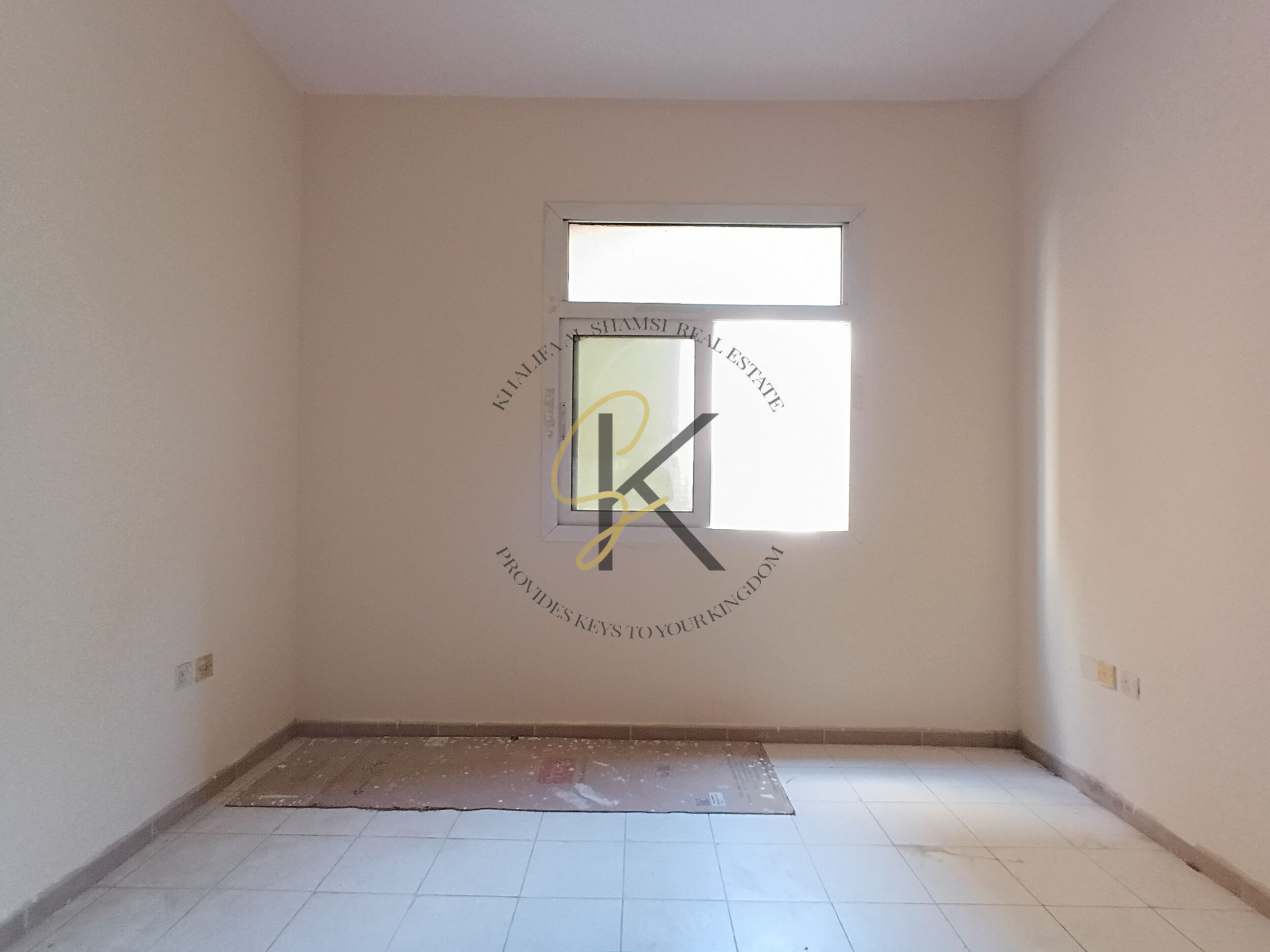 Neat and clean Building full of family building near by lulu and safri Mall for contact Babar