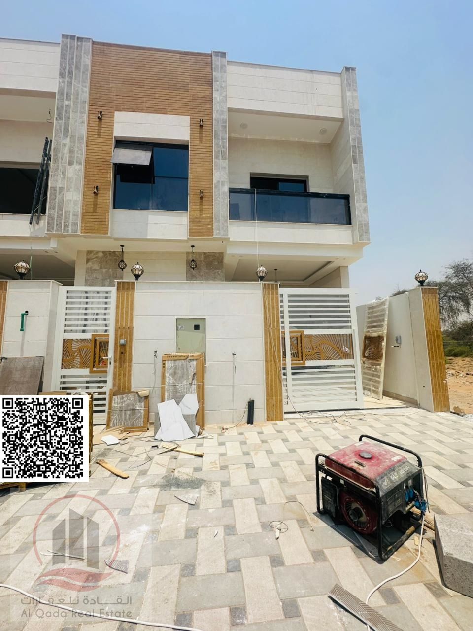 Townhouse for rent in Ajman, Al Helio area, 5 bedrooms, majlis and hall, excellent location, with electricity and air conditioning.
