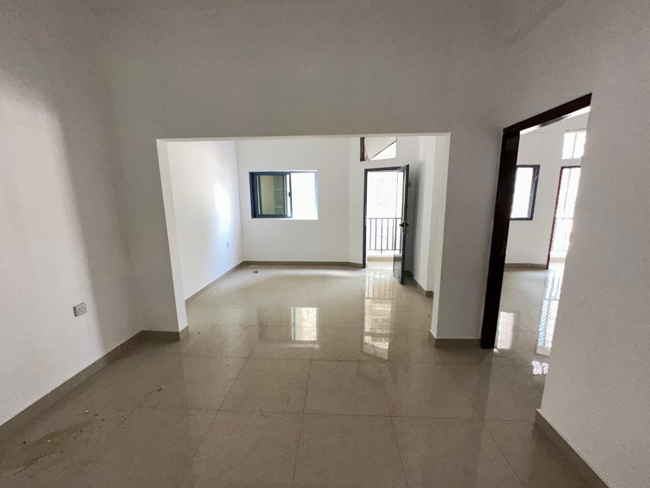 Spacious 1BHK Fully Renovated With Double Hall 2 Balconies In 26k