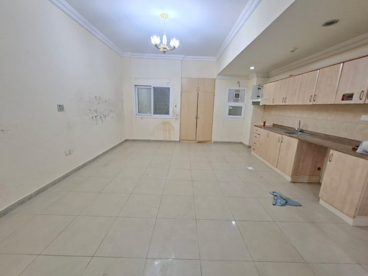 Lxury and Like Brand new studio apartment nyr to bus station Muwaileh