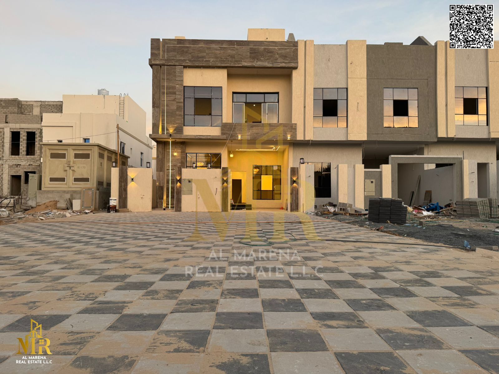 Prime-location villa in Al Helio on a main road, 2 floors + roof, 4 bedrooms, with price including registration and ownership fees.