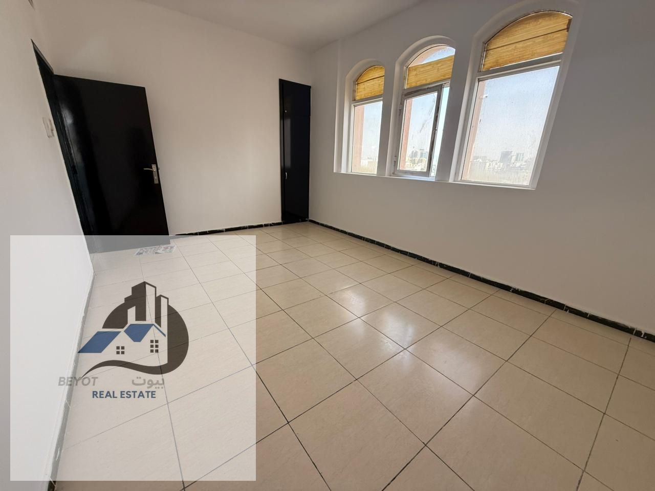 A deal you won’t find again – unbeatable price & prime location! For annual rent in Ajman: 1BHK in Al Rashidiya 3, directly opposite Ajman One Towers