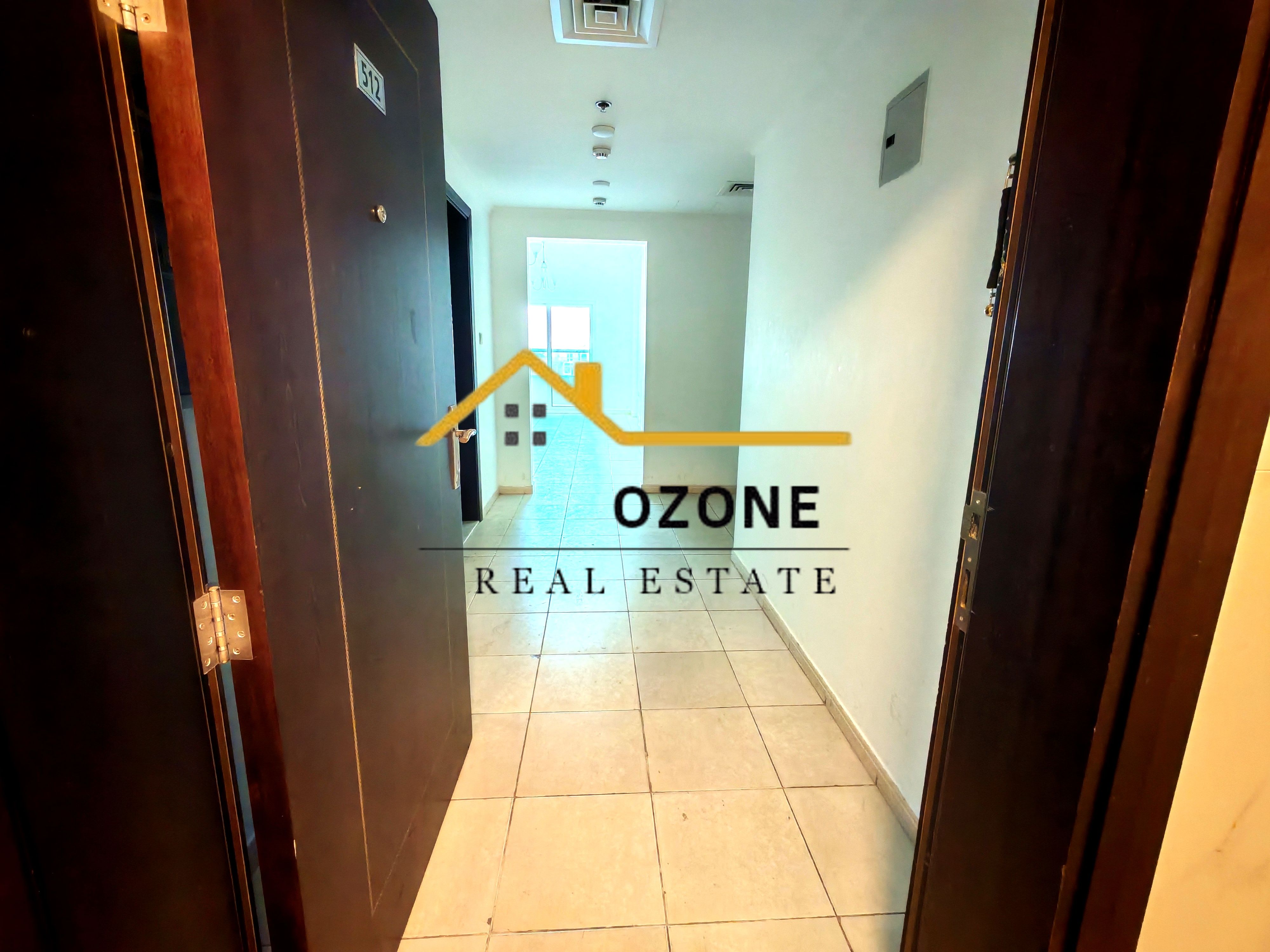 Huge Specious 2BHK with Parking // Family Building near to park