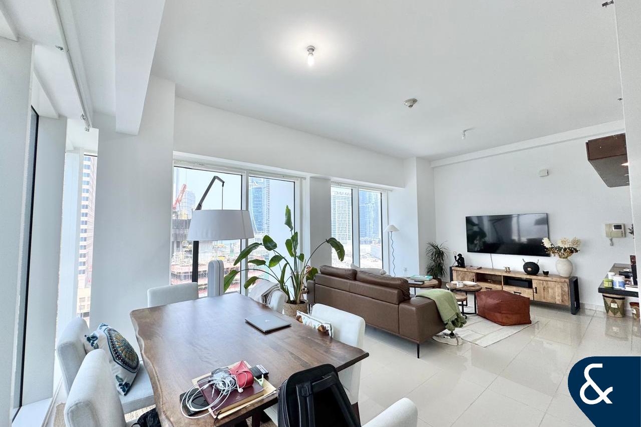 1 bedroom | 2 Bath | Spacious | Corner unit