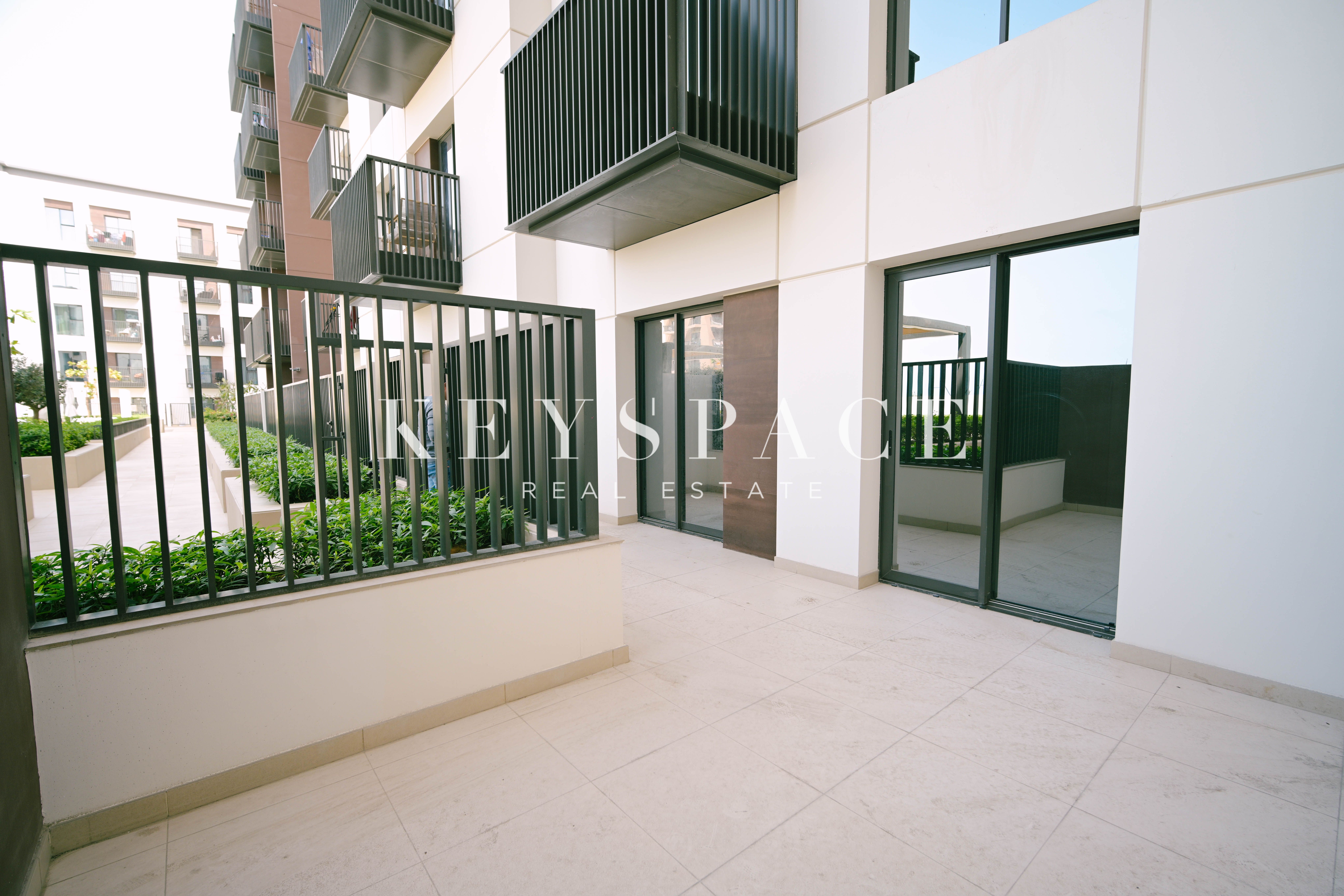 Luxury Oceanfront Suite | Open-Plan Design | Sunlit & Airy | Resale