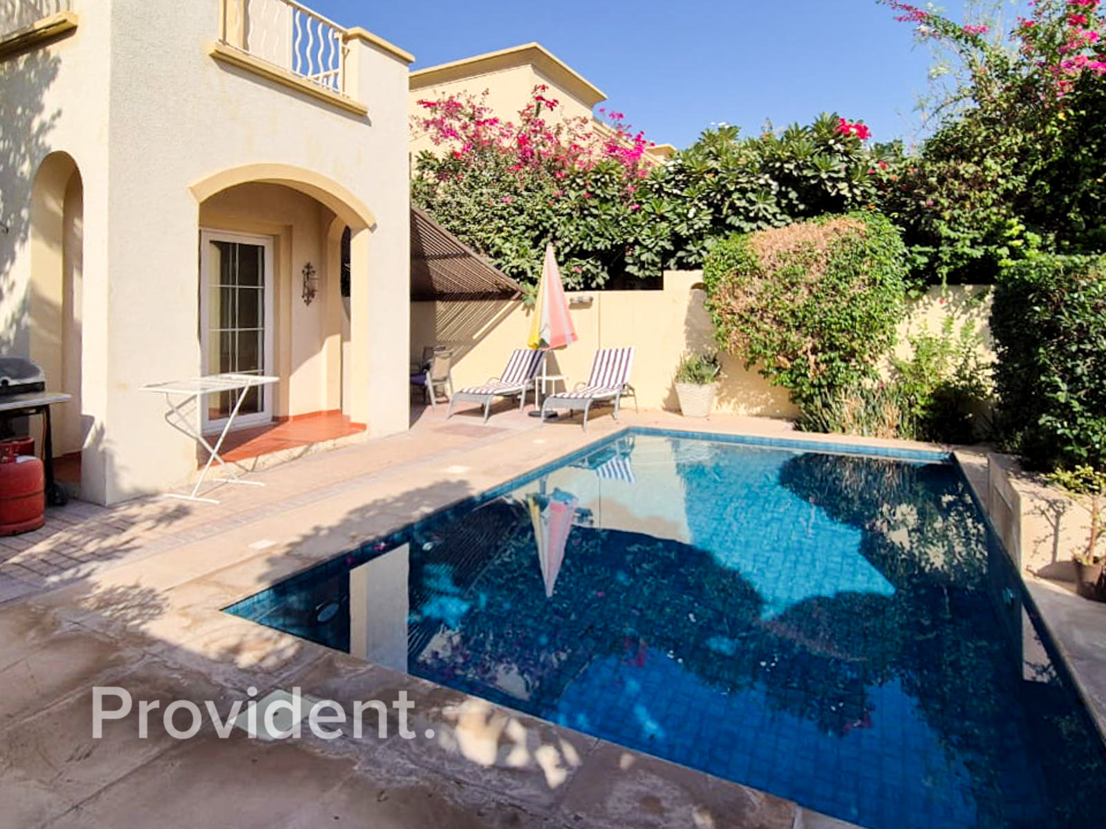 Upgraded | Corner Unit | Close To Lake and Park