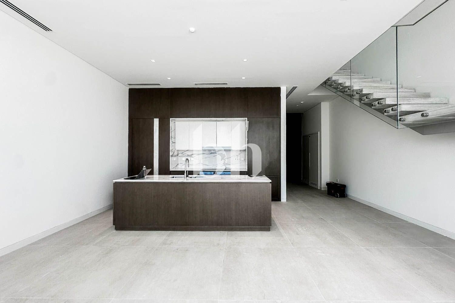 Corner unit | 3+maids | Single Row | G+1