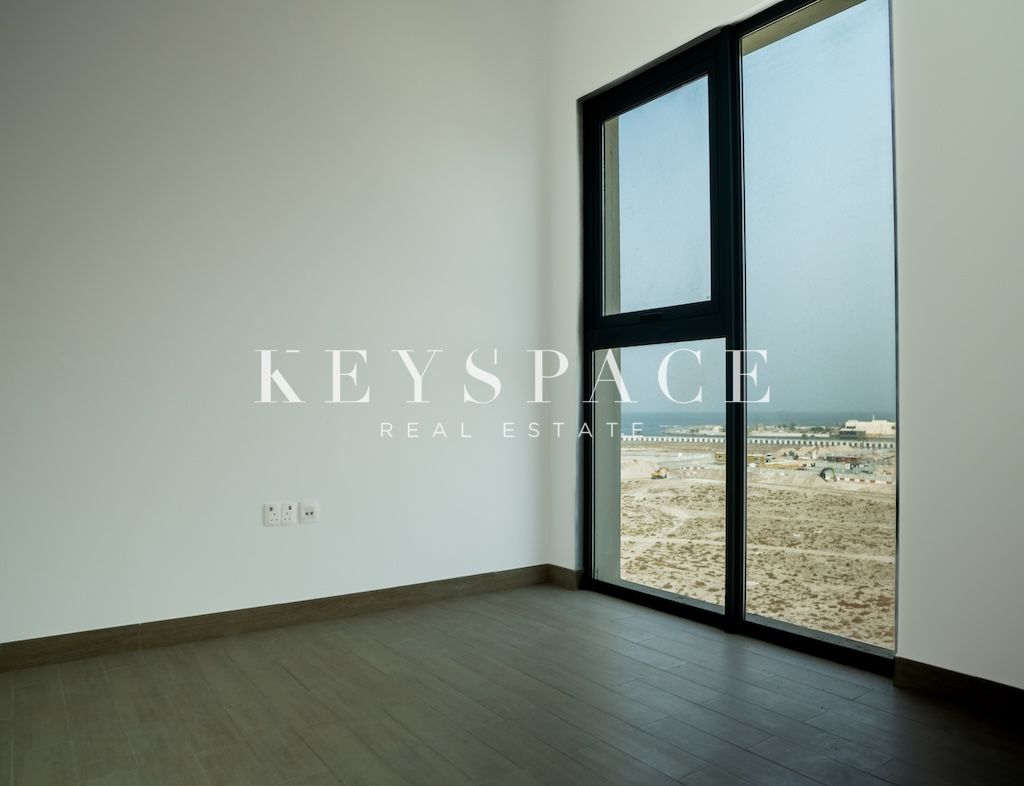 Contemporary Oceanfront Retreat | Expansive Water Views | Immediate Availability | Resale