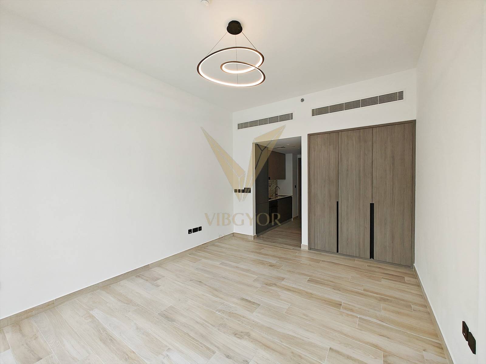 Studio Apartment | Bright Layout I Top Amenities
