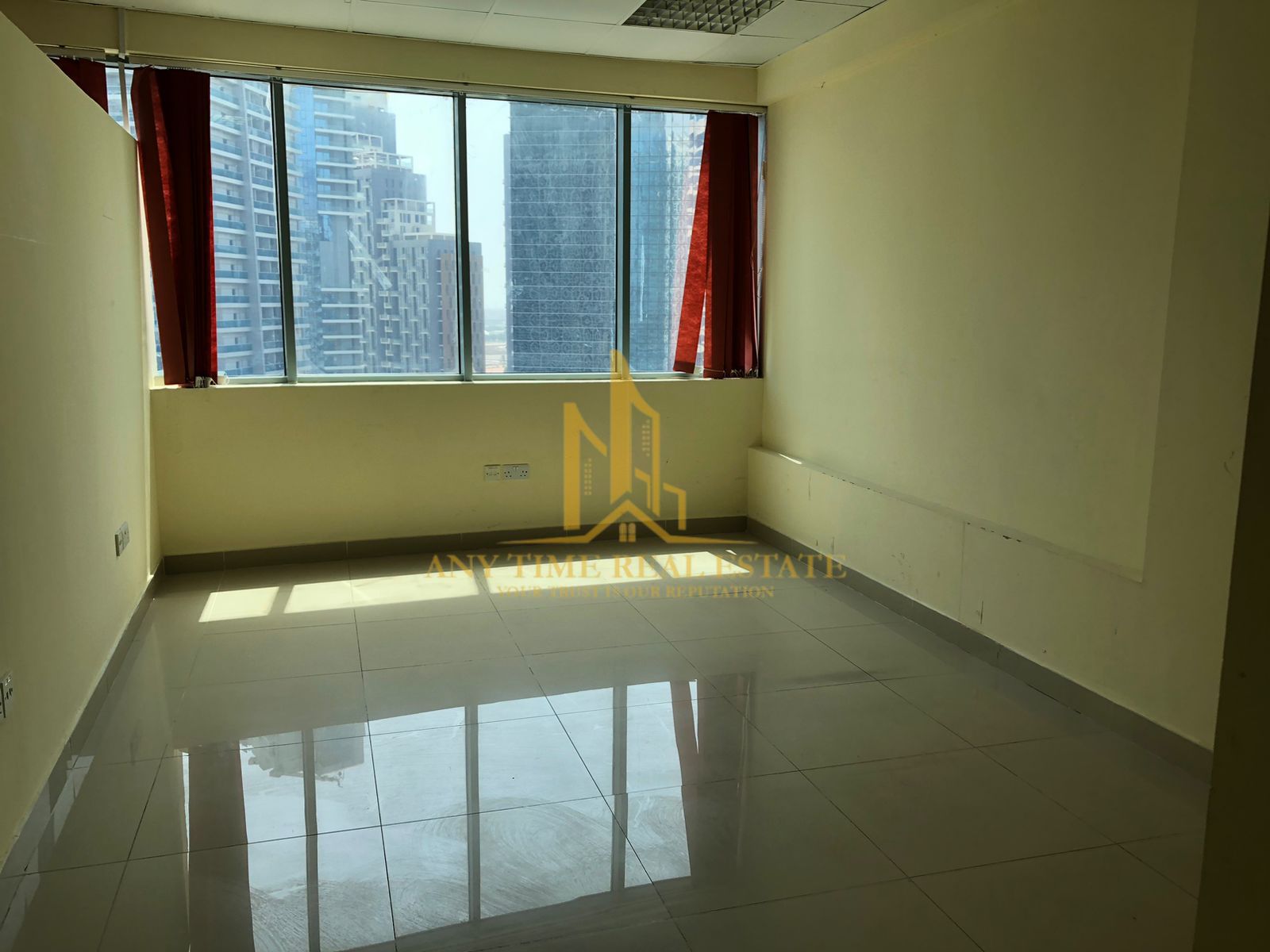 Ideal Office | Prime Location | Canal View