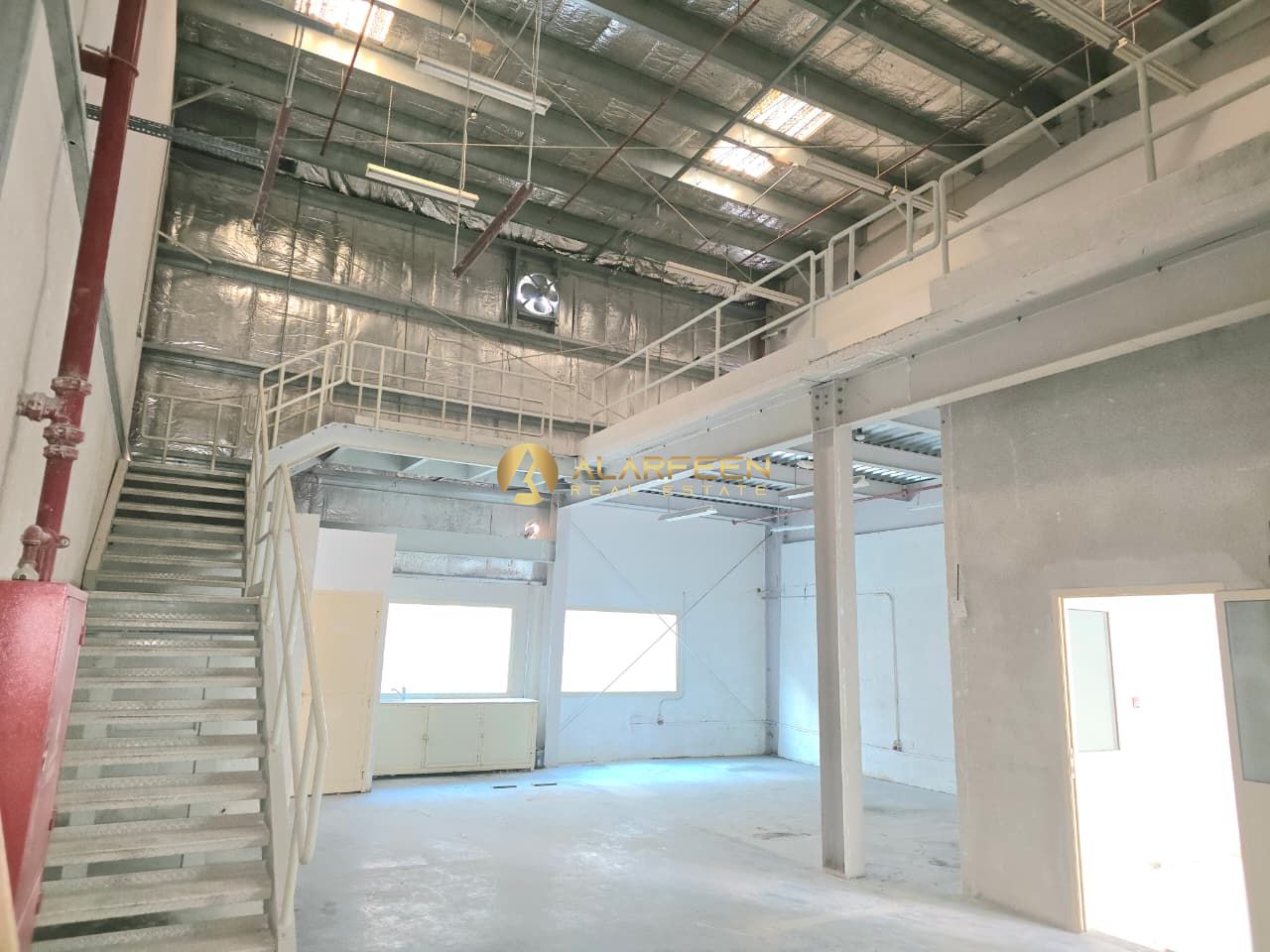 1750sqft/43kw/Built in office