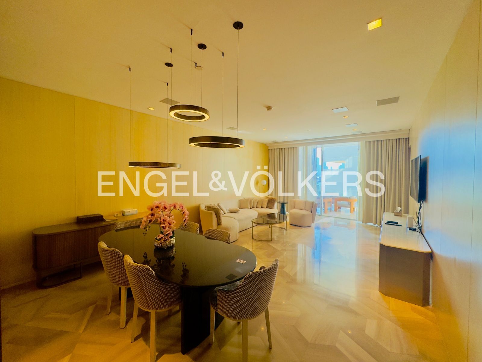 Spacious | Luxurious | Direct Beach Access