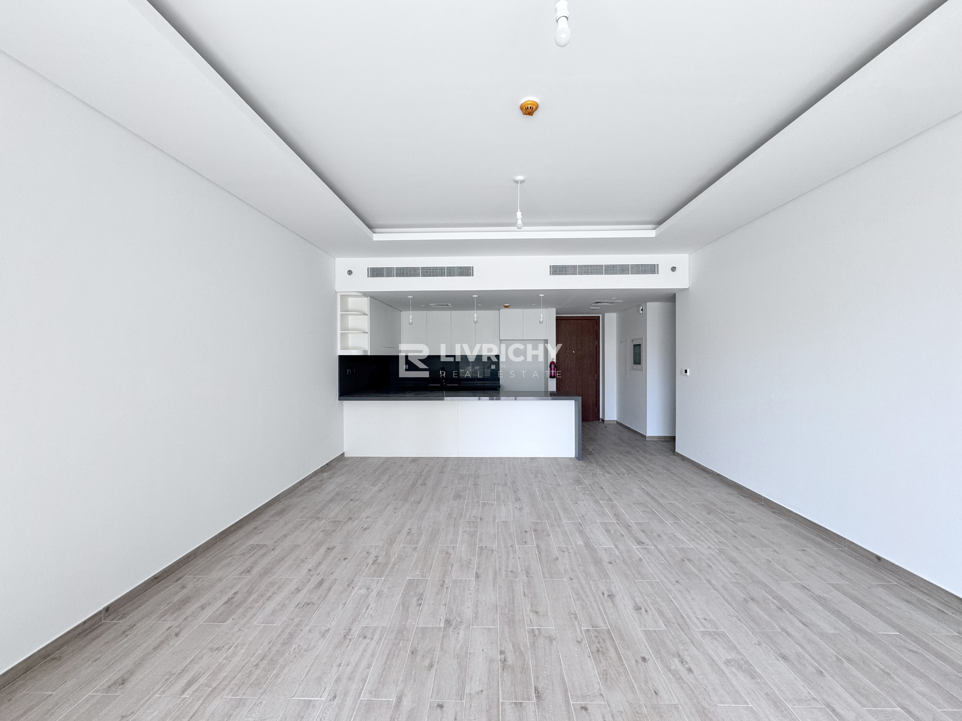 Ready to Move | City Walk Expert | Good Location